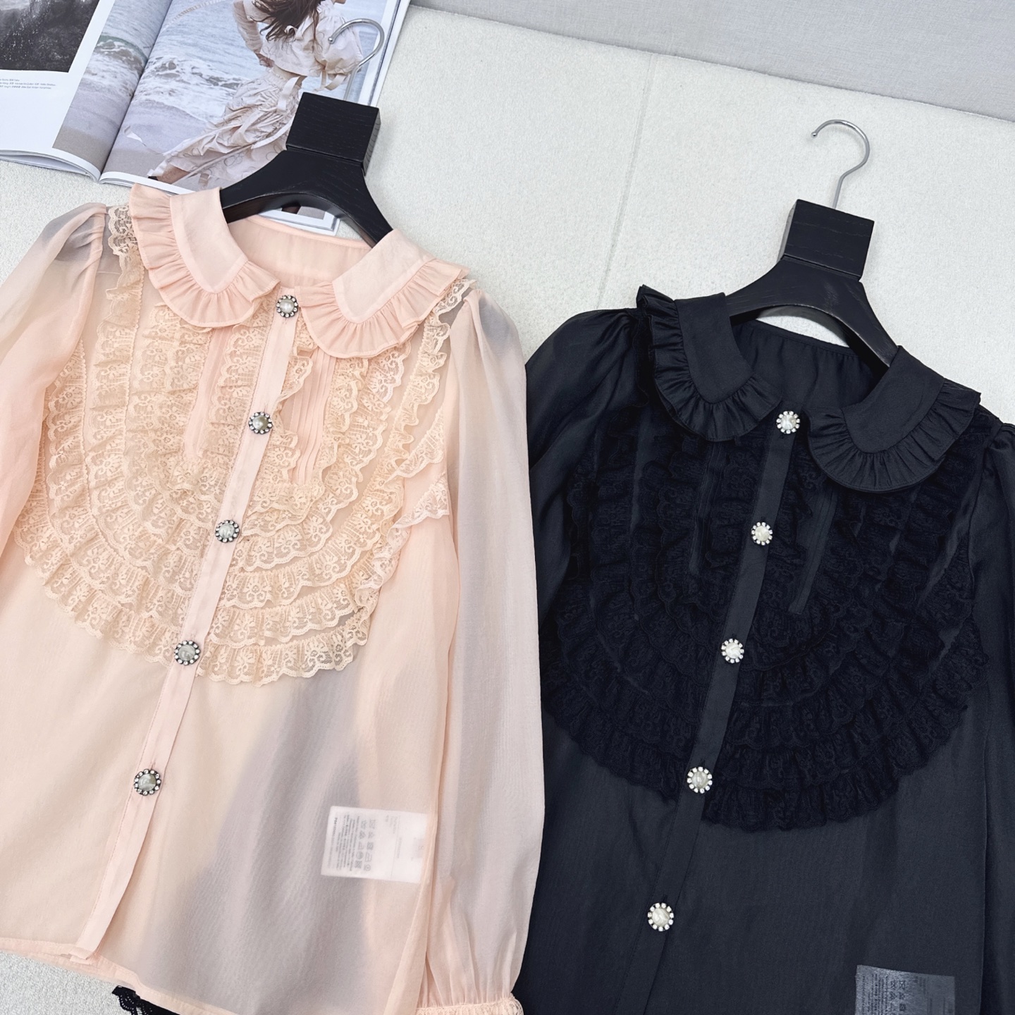 特价🉐️❗️现货齐码❗️不退不换❗️VLTN 25Ss————春夏最新款重磅淑女气质蕾丝花边衬衫🖤复古宫