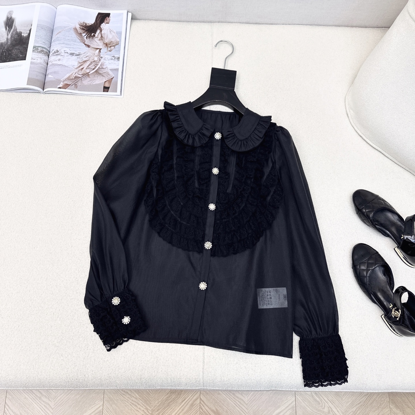 特价🉐️❗️现货齐码❗️不退不换❗️VLTN 25Ss————春夏最新款重磅淑女气质蕾丝花边衬衫🖤复古宫