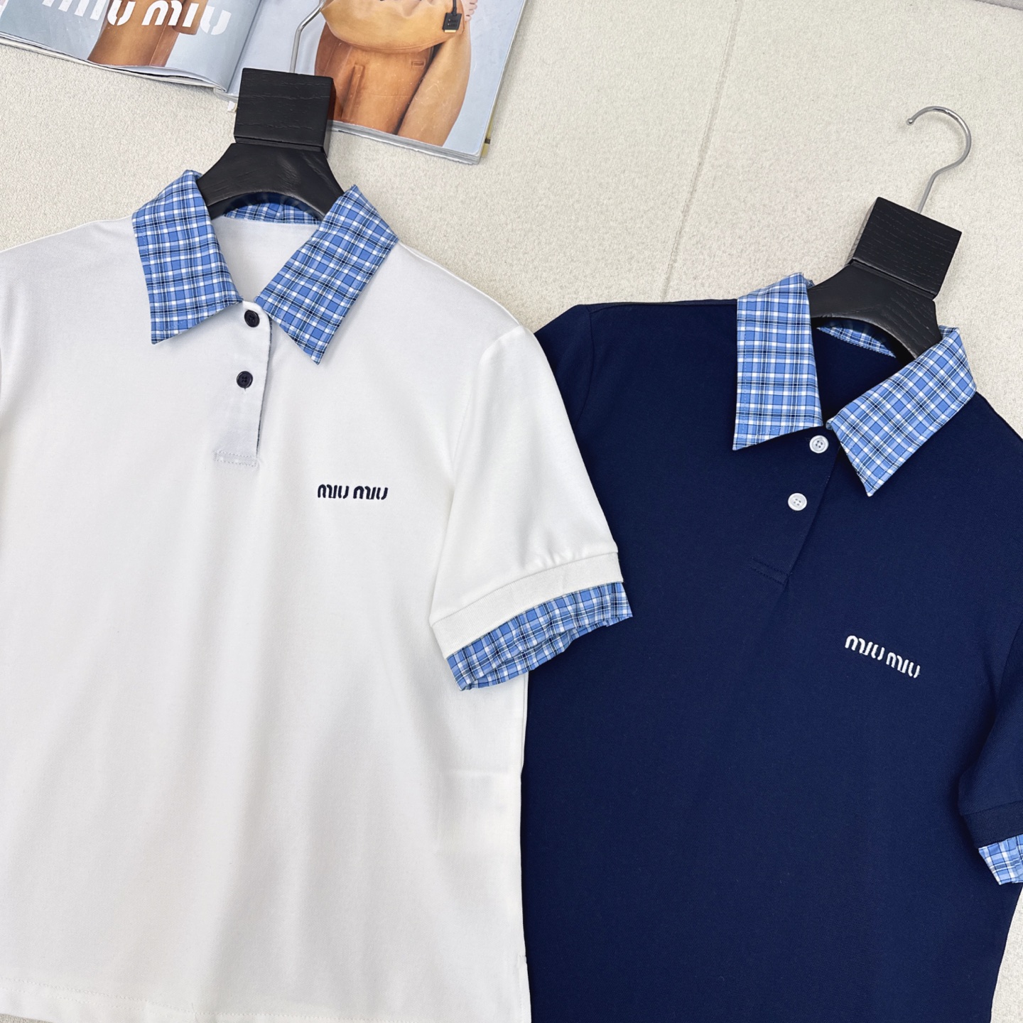 特价🉐️❗️白色SML❗️不退不换❗️李兰迪同款 Miu 25Ss————春夏最新款一系列🖤拼接格纹po