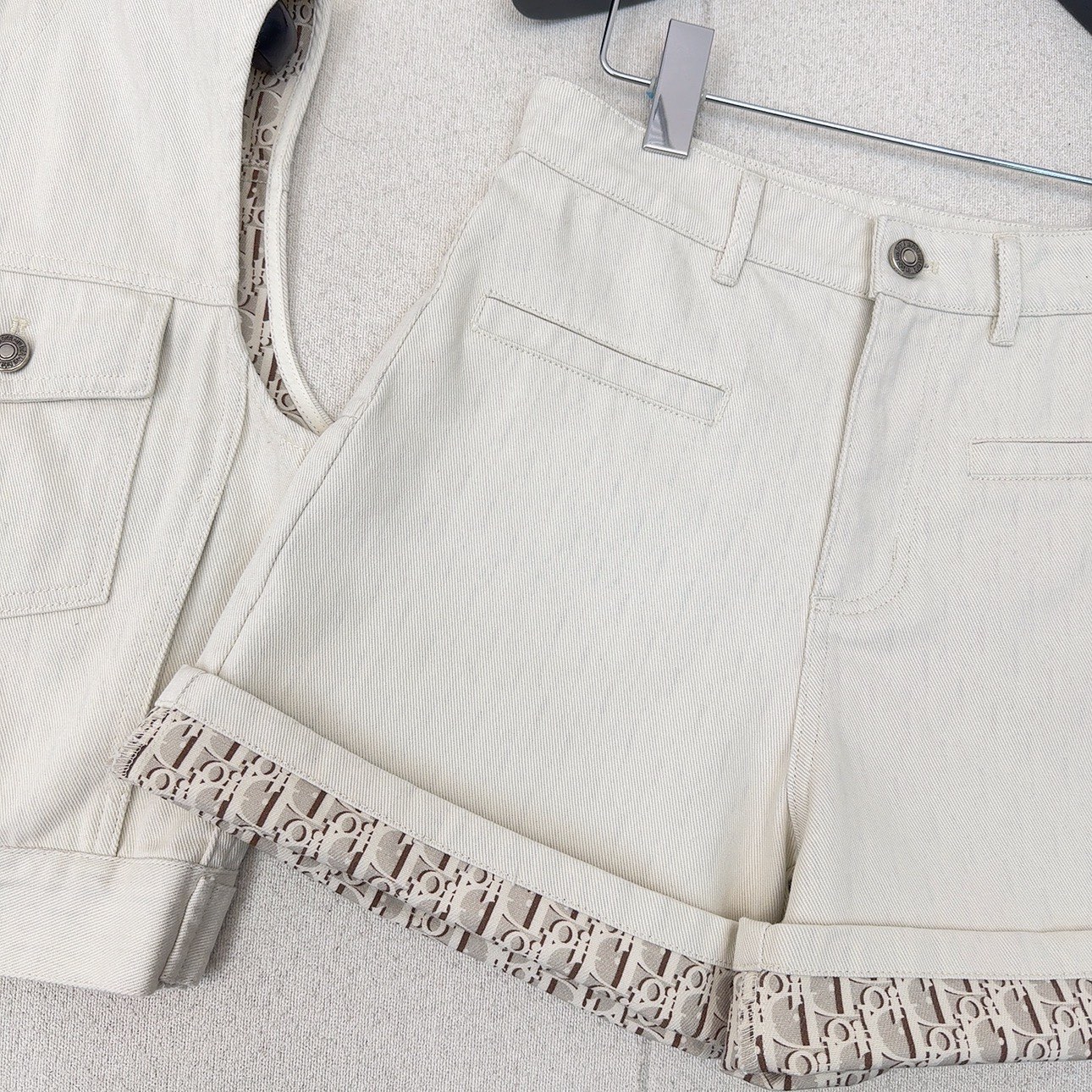 特价🉐️❗️现货齐码❗️不退不换❗️CD 25Ss————春夏最新款MissD春夏新品米色连帽马甲夹克外