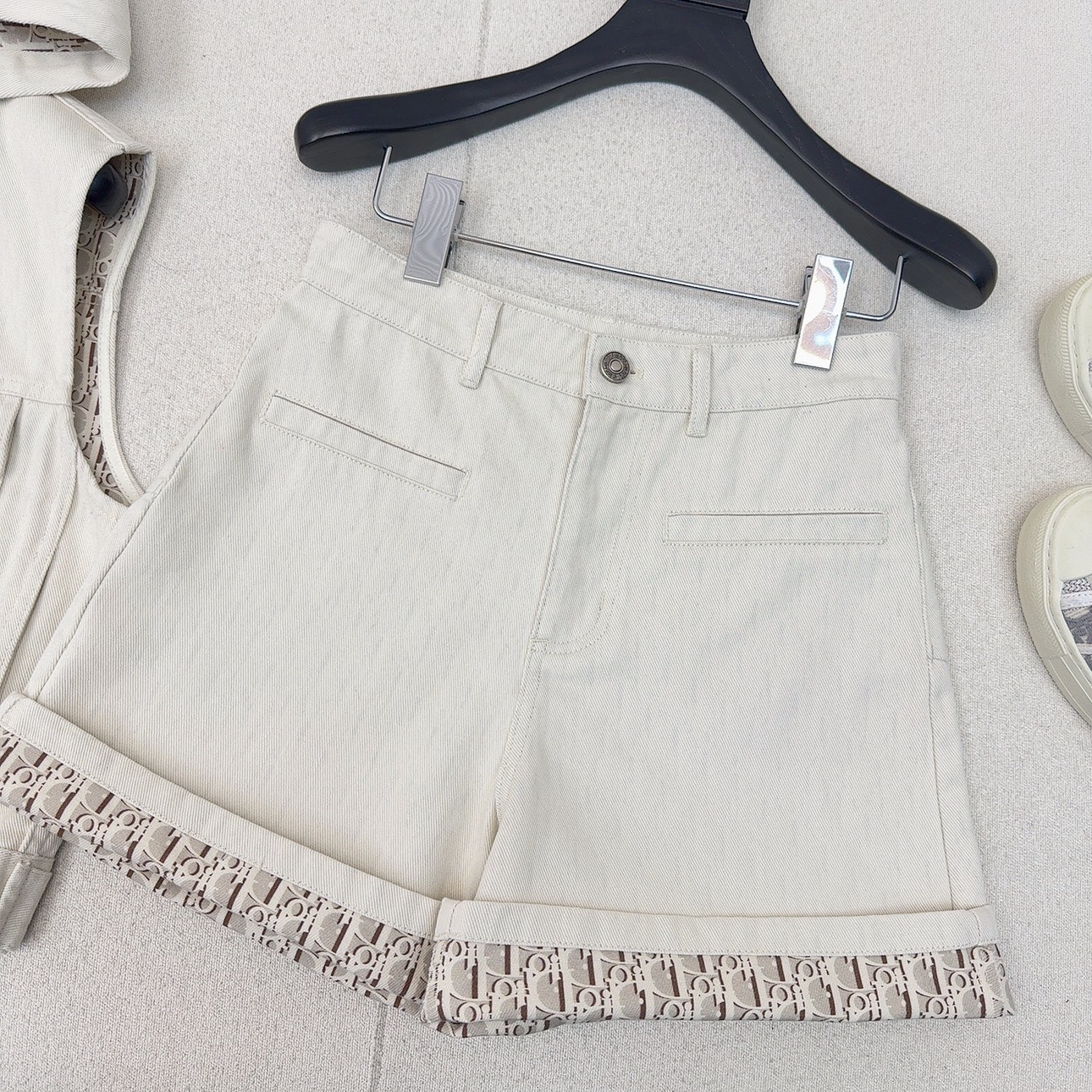 特价🉐️❗️现货齐码❗️不退不换❗️CD 25Ss————春夏最新款MissD春夏新品米色连帽马甲夹克外