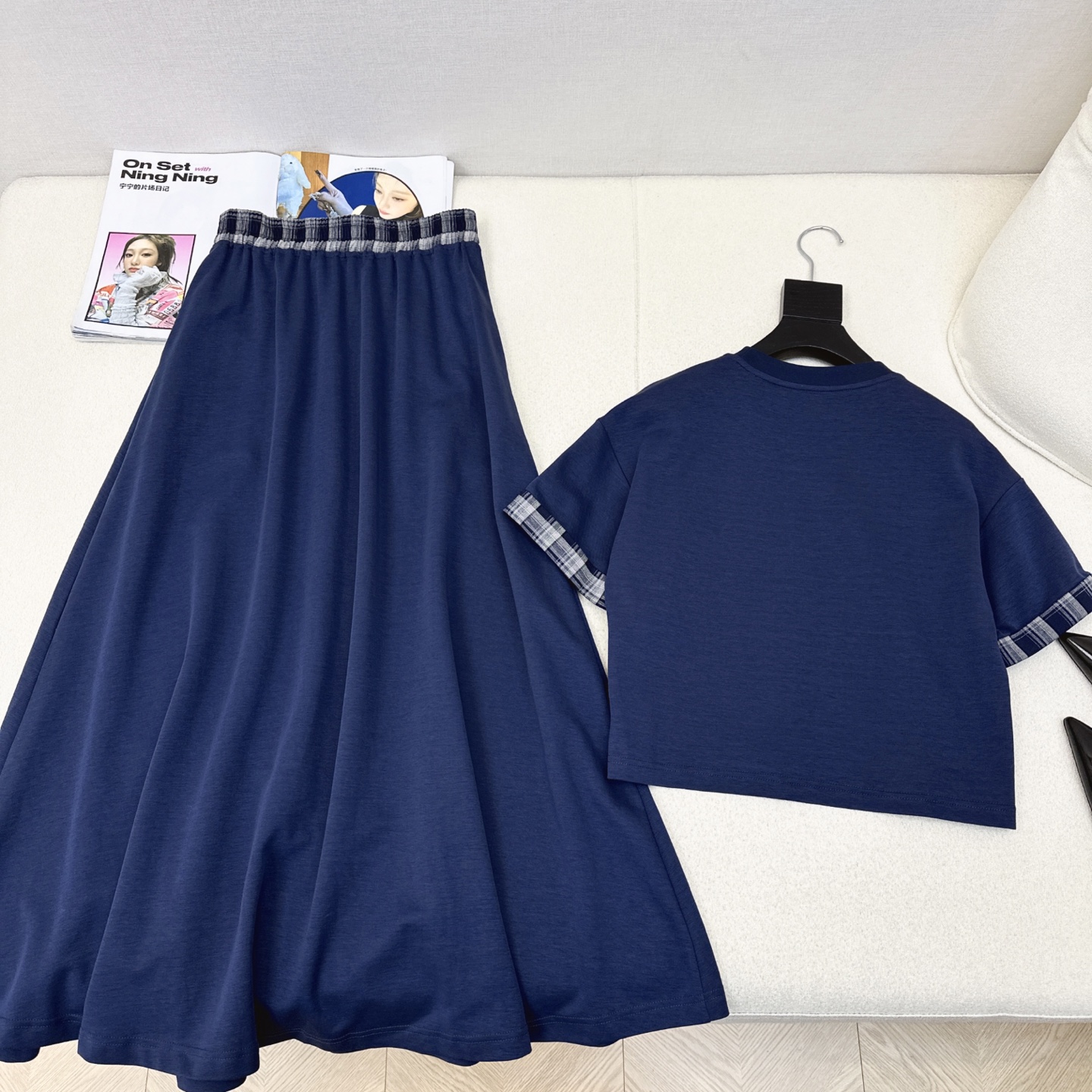 Burberry 25SS Women's Two-Piece Set: Stylish Top & Slit Skirt - Youthful & Chic 4 i1745043703958 6545 0 2