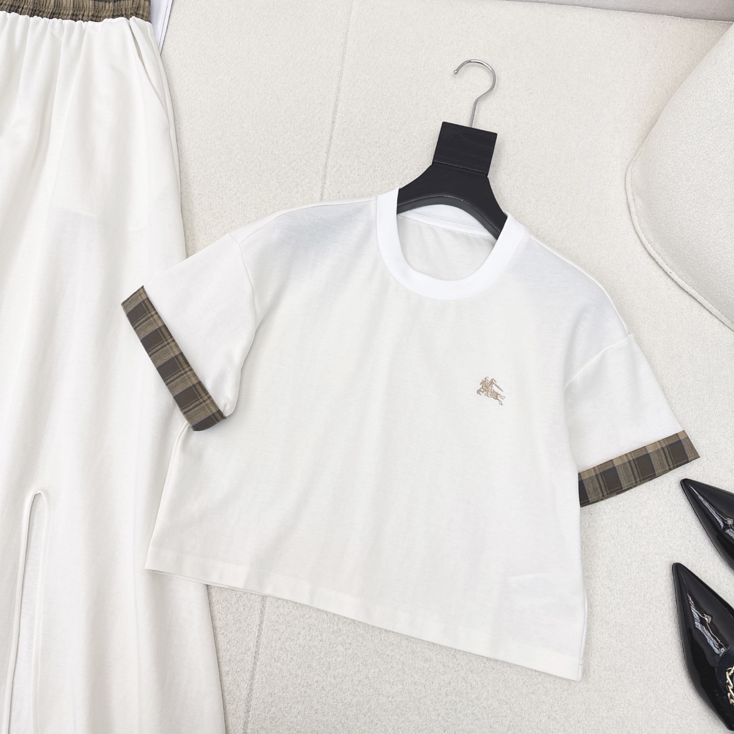 Burberry 25SS Women's Two-Piece Set: Stylish Top & Slit Skirt - Youthful & Chic 6 i1745043703965 9406 0 4