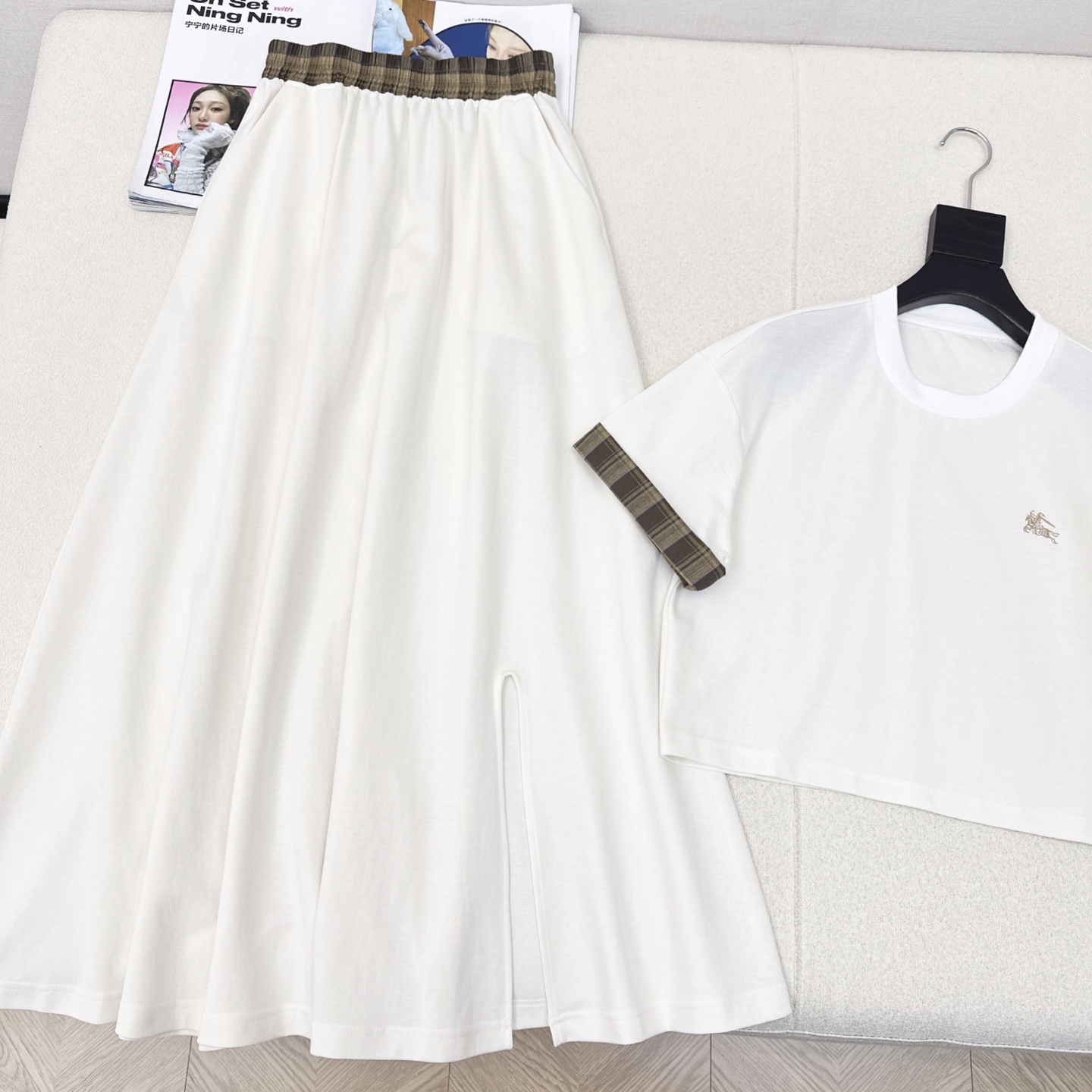 Burberry 25SS Women's Two-Piece Set: Stylish Top & Slit Skirt - Youthful & Chic 8 i1745043704003 2565 0 6