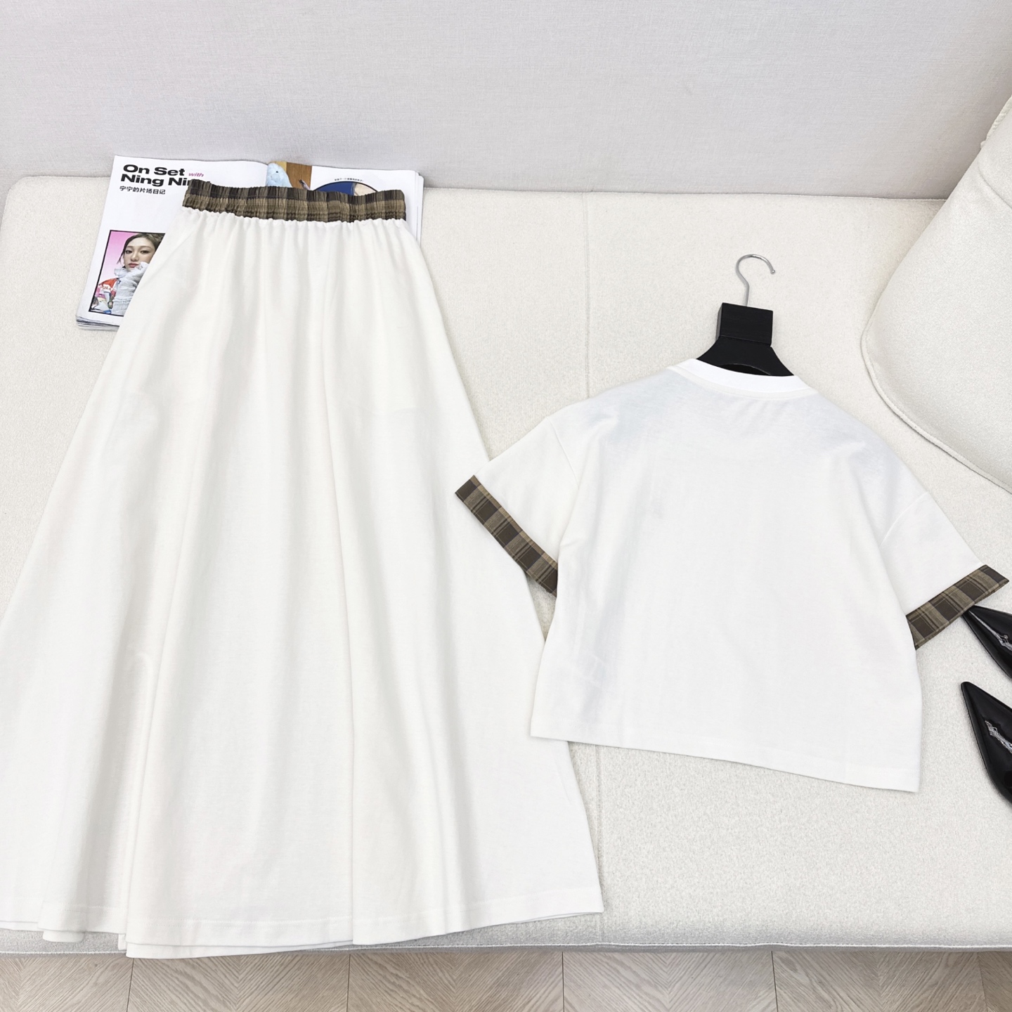 Burberry 25SS Women's Two-Piece Set: Stylish Top & Slit Skirt - Youthful & Chic 10 i1745043705269 1226 0 8