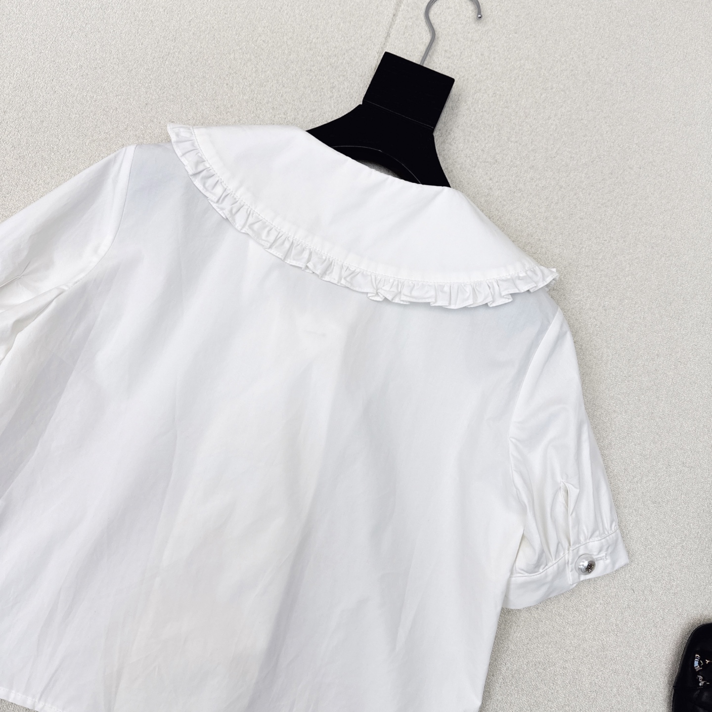 特价🉐️❗️现货齐码❗️不退不换❗️优雅气质 C家 25Ss————春夏最新款法式木耳花边白色衬衫 🤍一