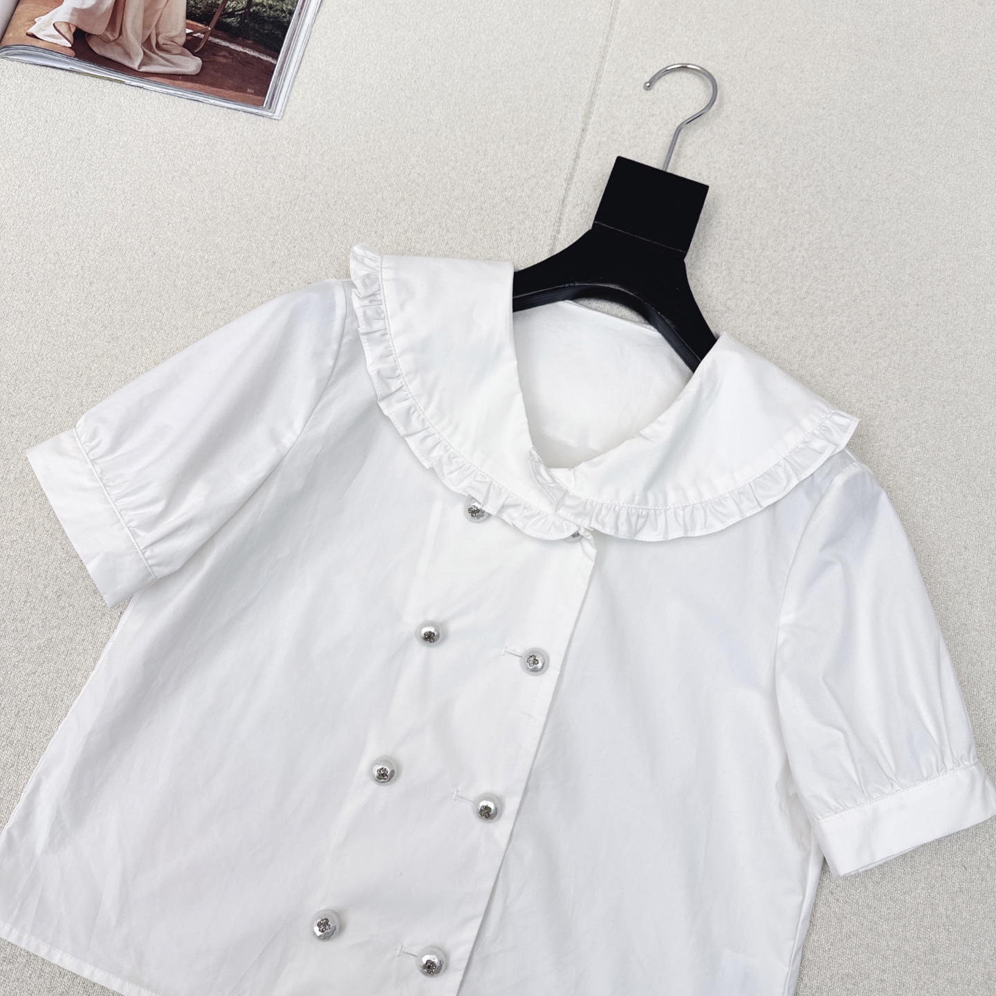 特价🉐️❗️现货齐码❗️不退不换❗️优雅气质 C家 25Ss————春夏最新款法式木耳花边白色衬衫 🤍一