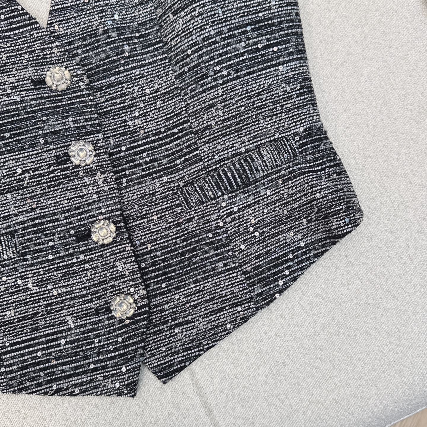 Elegant Vest Top Sleeveless Shirt for Women - Versatile and Stylish 7 i1745469127456 1985 0 5