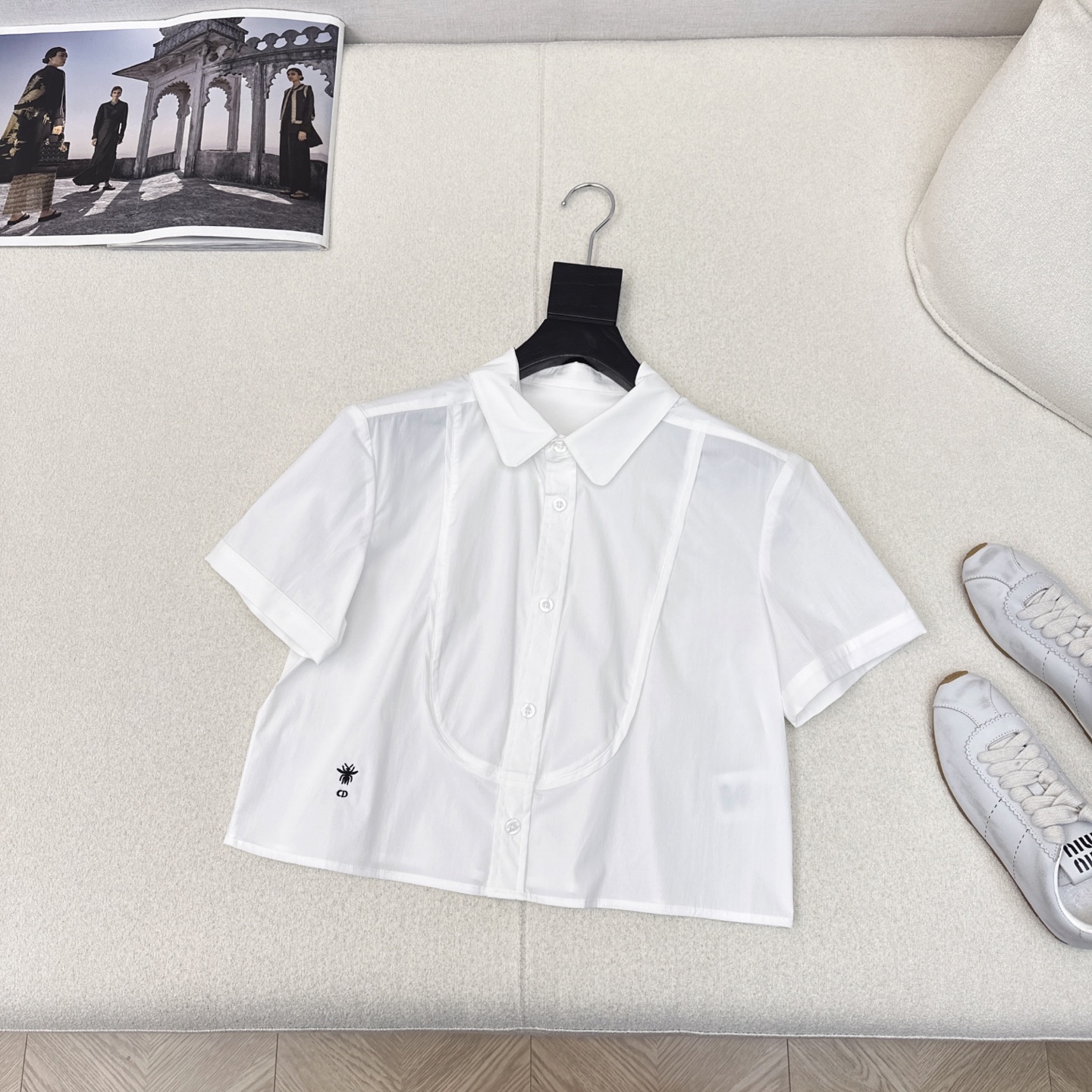 Bee Embroidered Cropped Shirt - Fresh and Stylish Spring/Summer Top 8 i1745901321915 7561 0 5