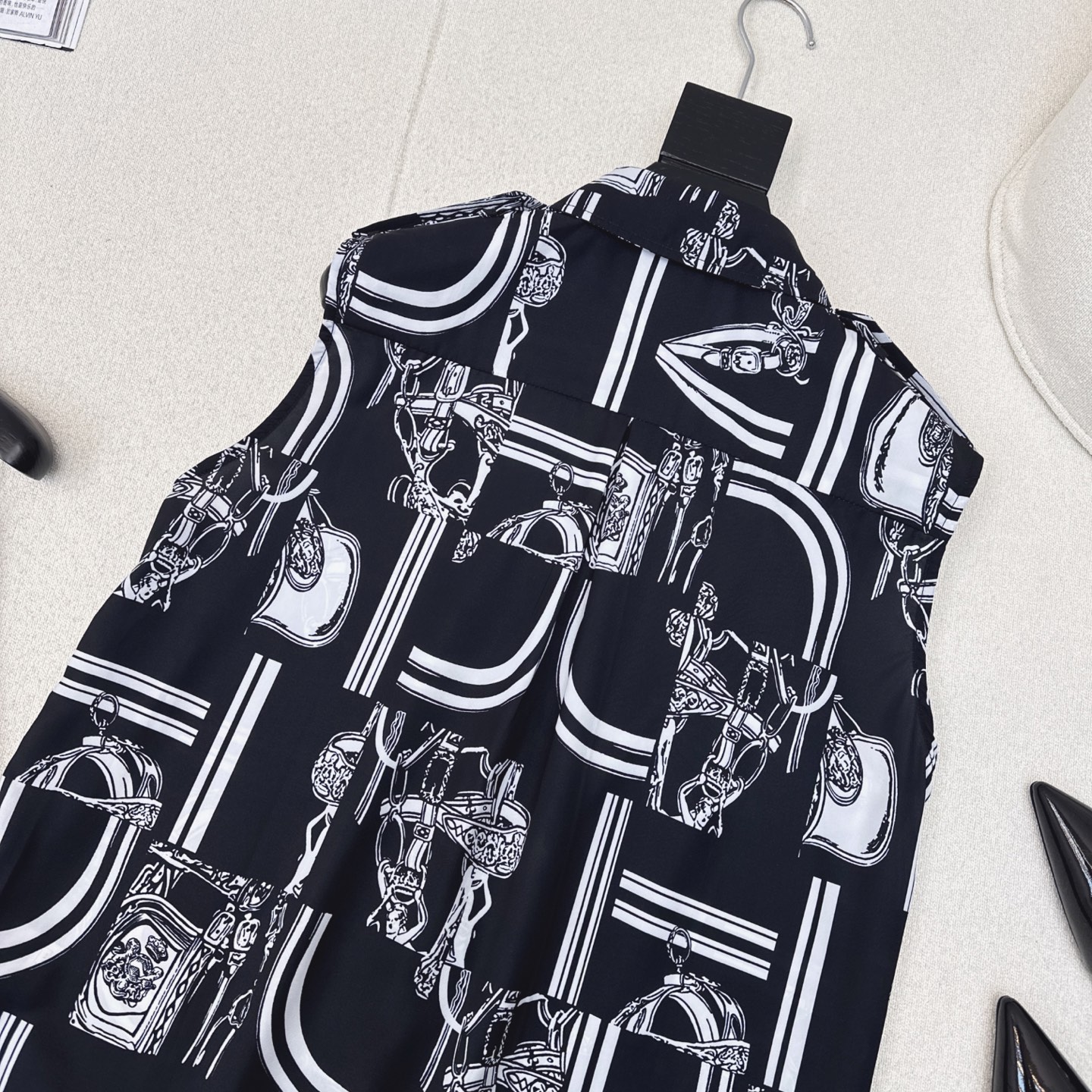 Burberry Sleeveless Printed Blouse - Lightweight Chiffon Blend, Summer Style 10 i1746768651698 4043 0 8