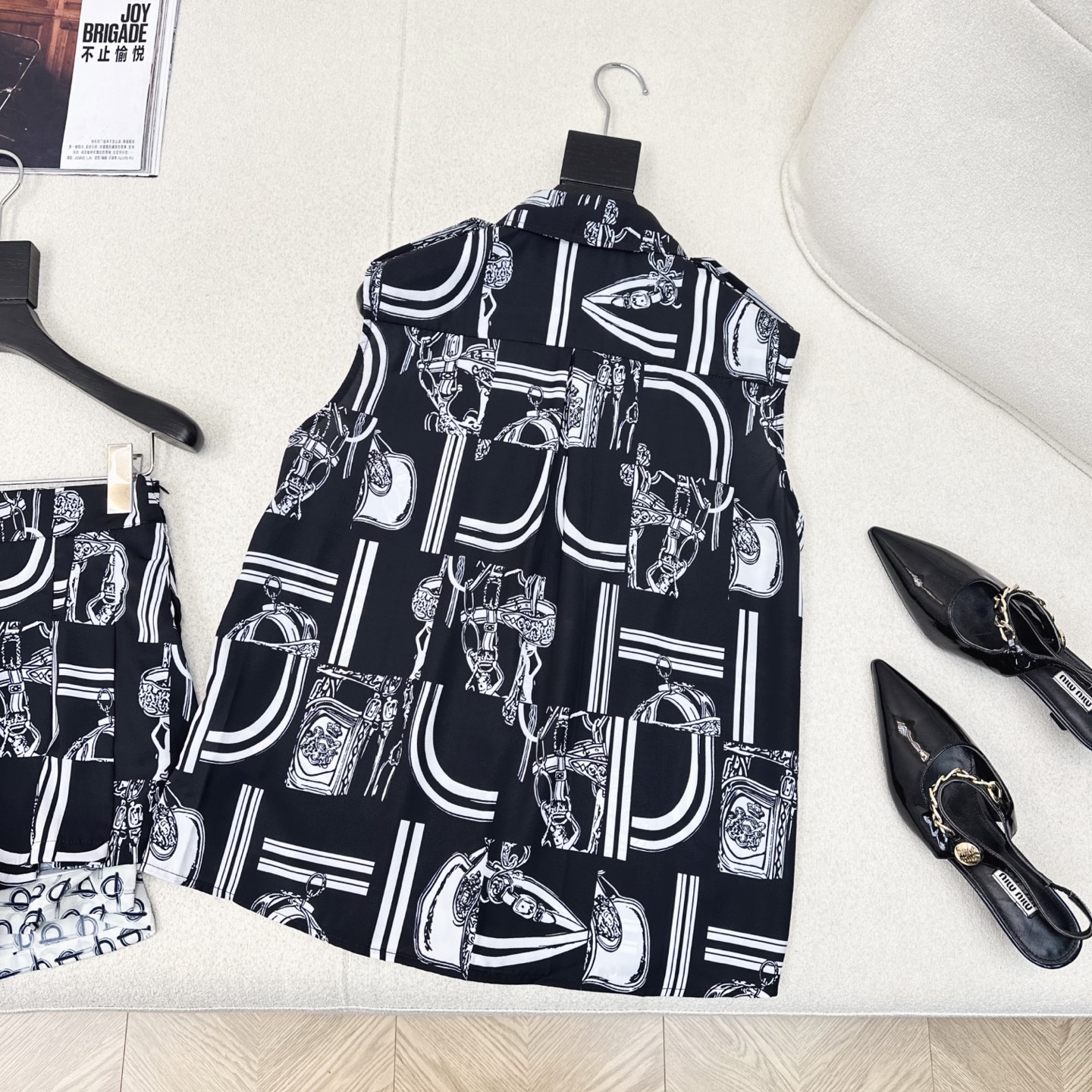 Burberry Sleeveless Printed Blouse - Lightweight Chiffon Blend, Summer Style 9 i1746768652759 112 0 7