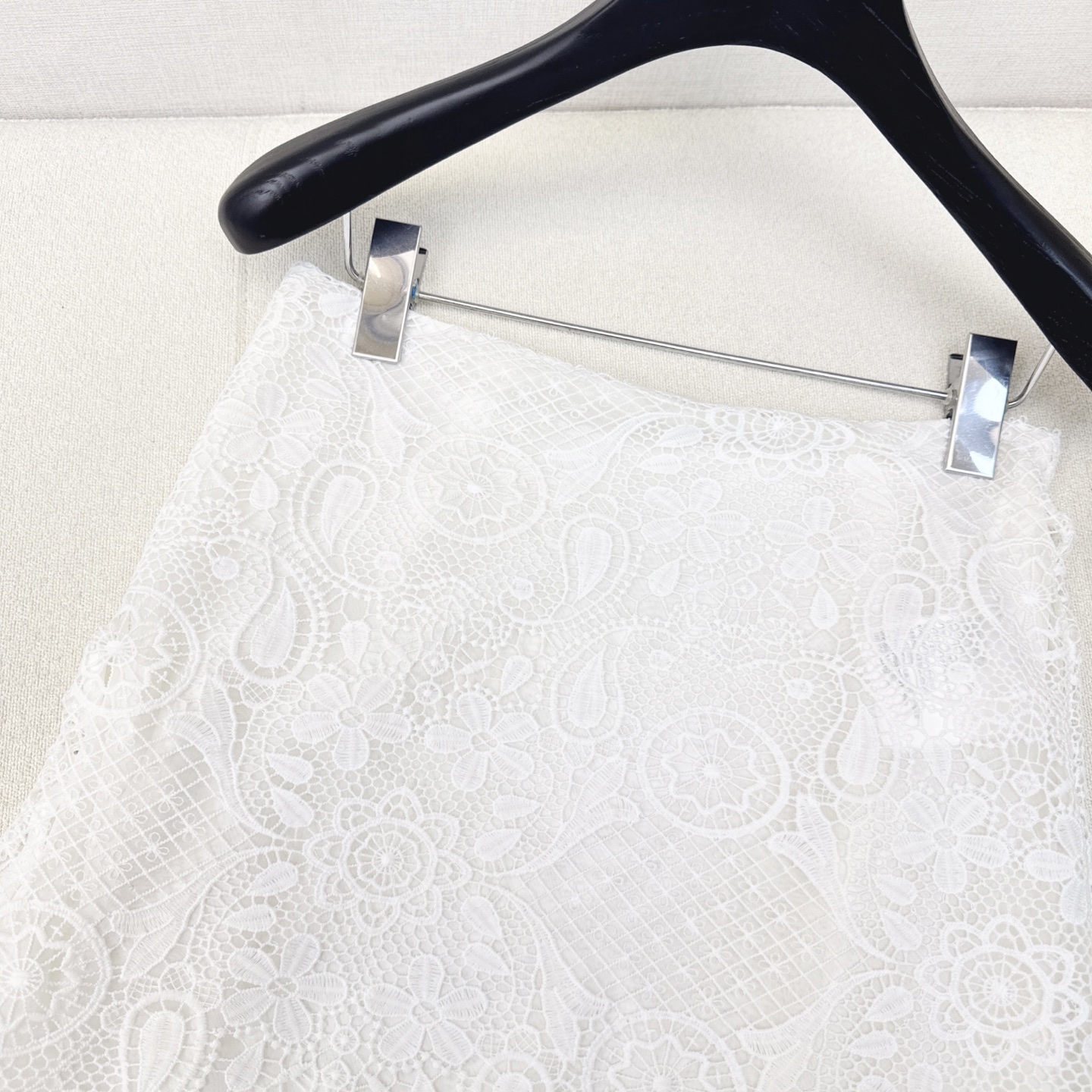 “Stylish Parisian Summer Suit: Miu 25Ss Female Collection with Water Solucose Lace” - 图片 4