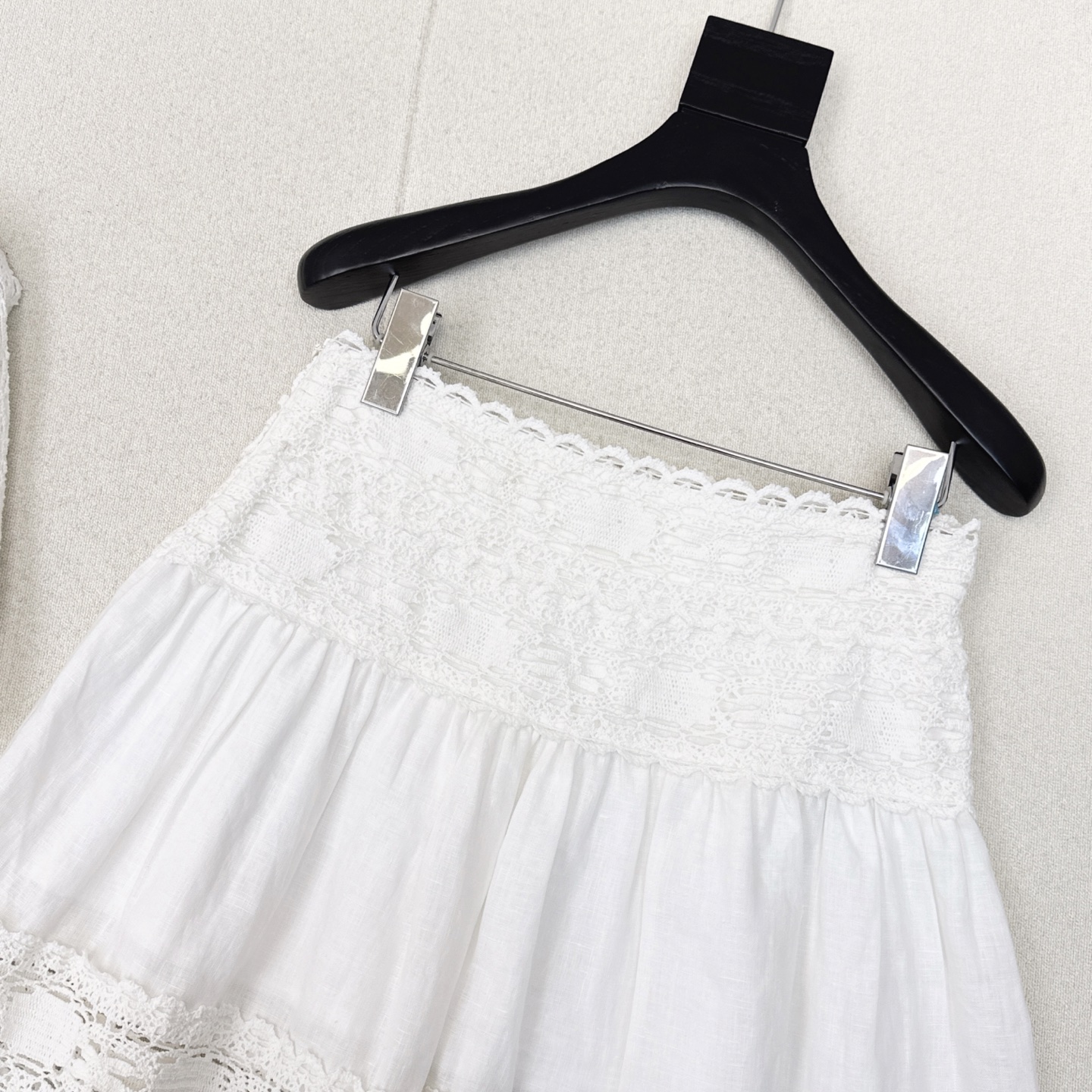 特价🉐️ ❗️现货齐码❗️不退不换❗️Miu 25Ss————春夏最新款法式浪漫清纯半裙🤍镂空水溶蕾丝拼