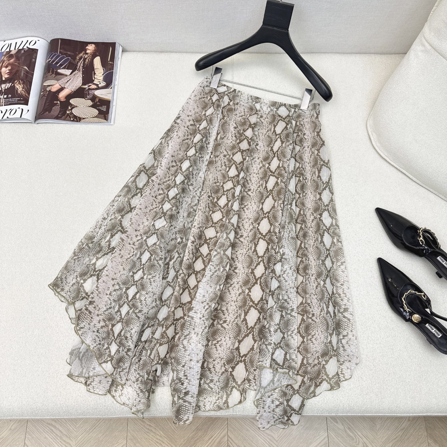French-style Summer Vacation Dress: Original, Scavenging Designer’s Latest Creation