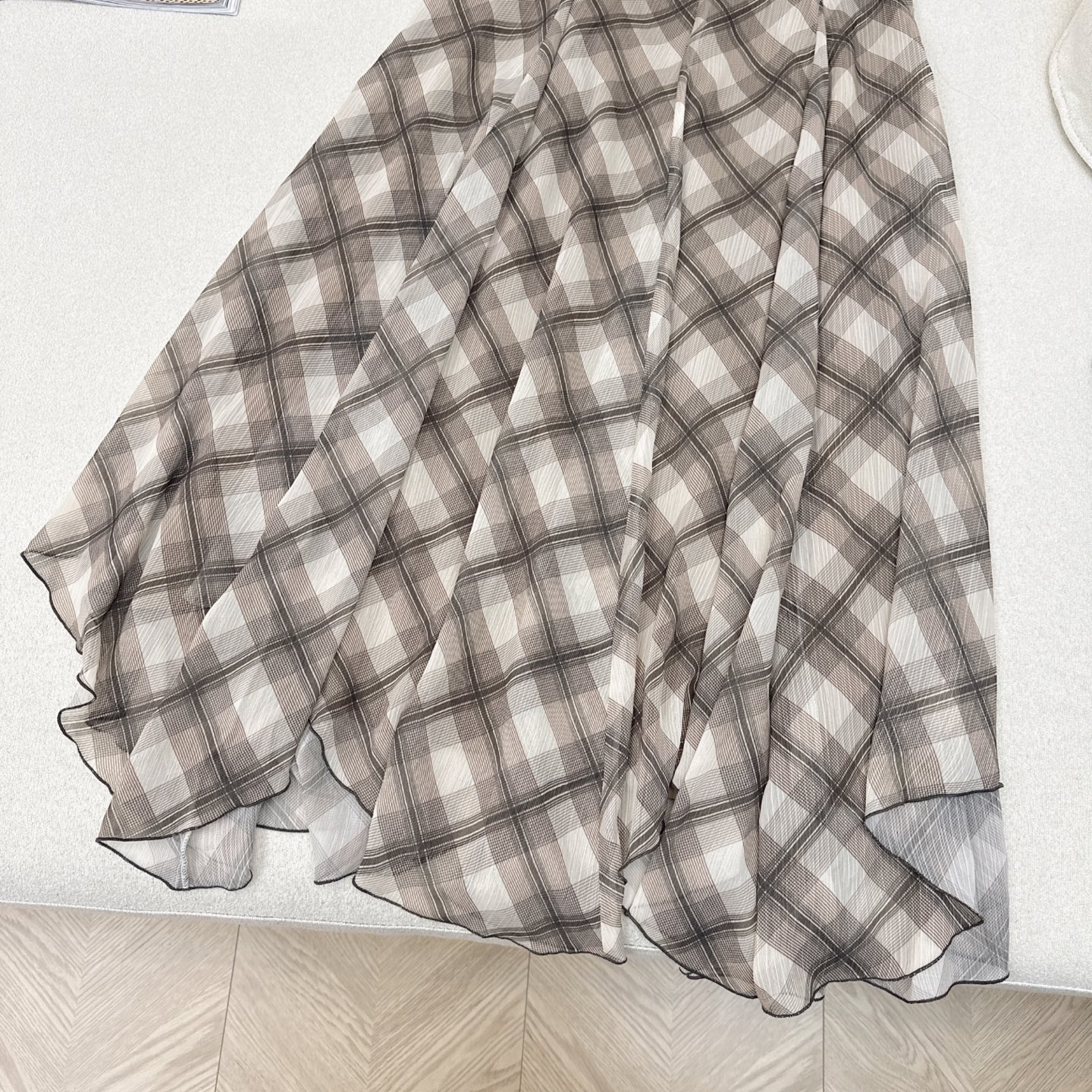 French-Style Summer Vacation Dress: Original, Scavenging, and Twirling Design Highlighted. - 图片 6