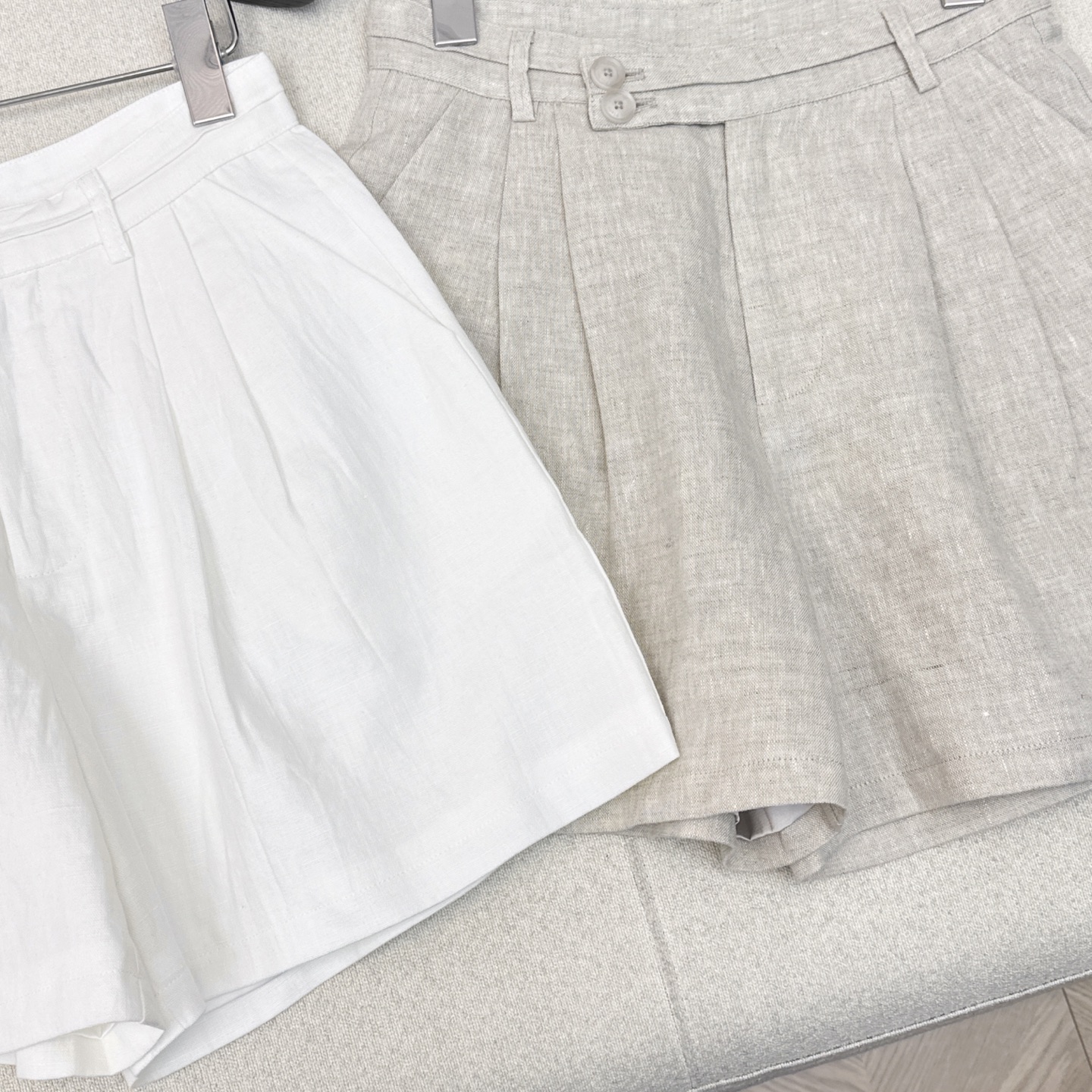 特价🉐️❗️SM❗️不退不换❗️优雅高级感 LP Ss———春夏最新款logo刺绣装饰套装 🤍马甲上衣+