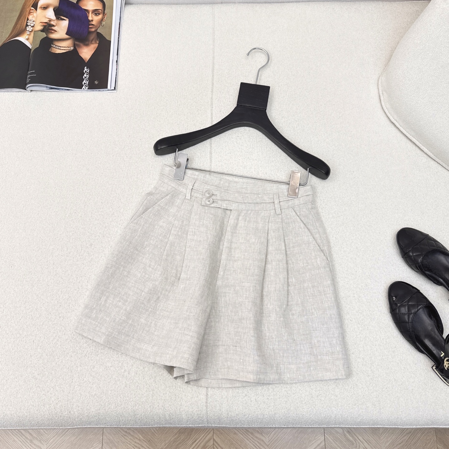 特价🉐️❗️SM❗️不退不换❗️优雅高级感 LP Ss———春夏最新款logo刺绣装饰套装 🤍马甲上衣+