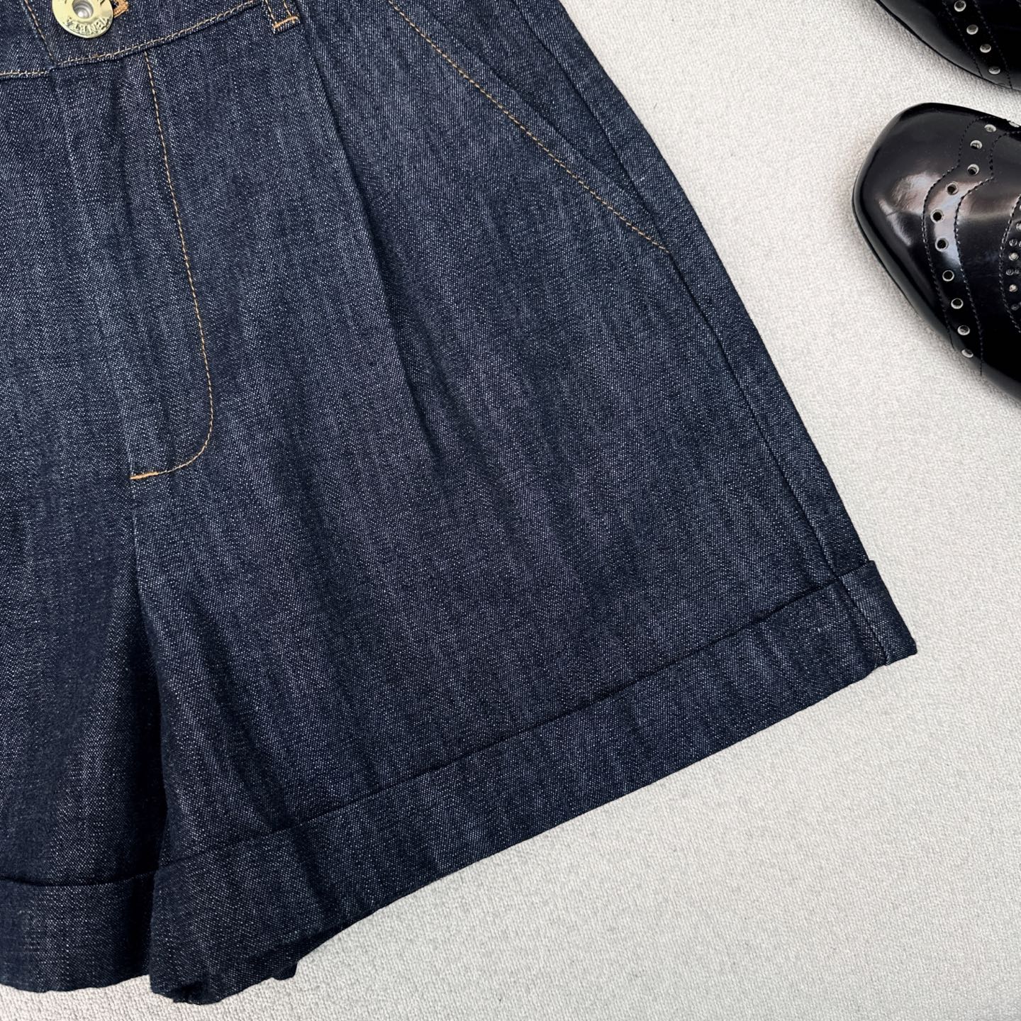 特价🉐️❗️现货齐码❗️不退不换❗️时髦率性 Bv 25Ss————春夏最新款牛仔套装🖤定制轻薄牛仔面料