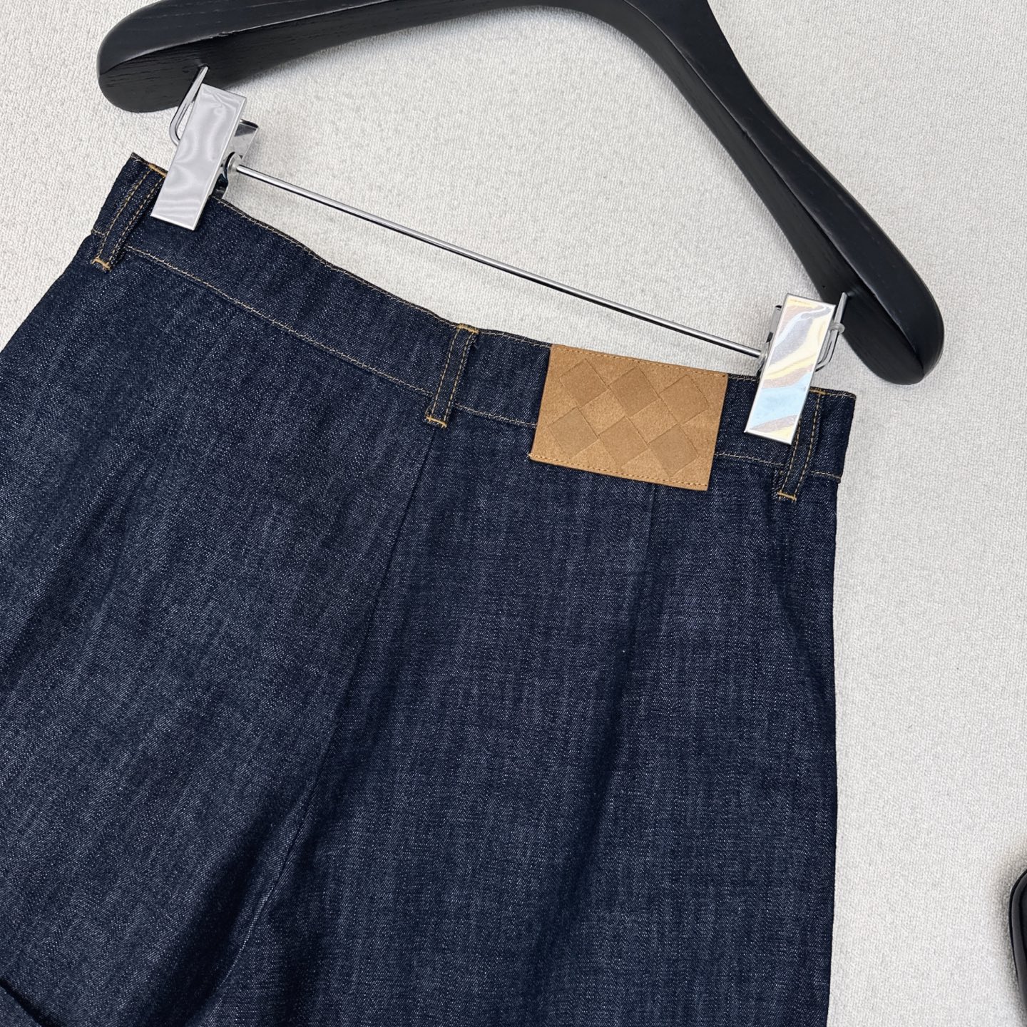 特价🉐️❗️现货齐码❗️不退不换❗️时髦率性 Bv 25Ss————春夏最新款牛仔套装🖤定制轻薄牛仔面料