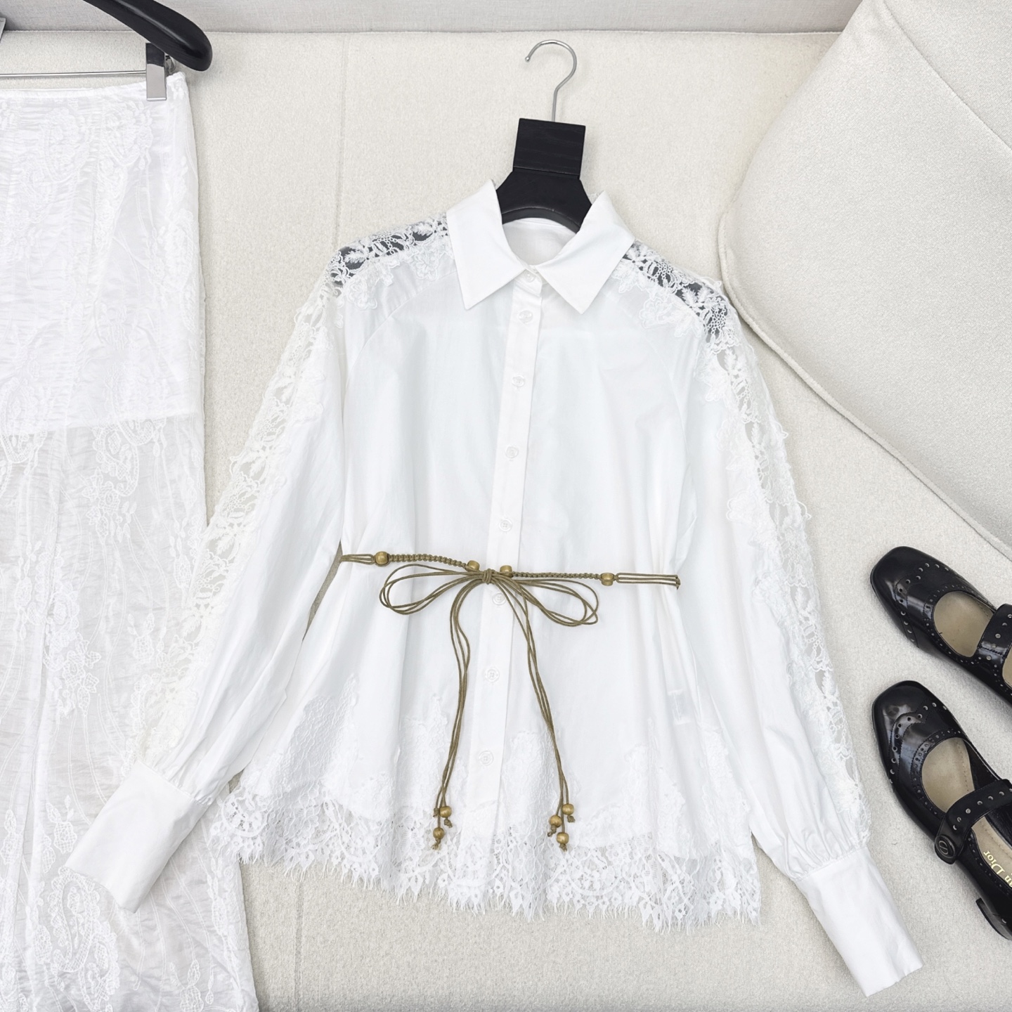 特价🉐️ ❗️现货齐码❗️不退不换❗️优雅一套搭配 Es 25Ss————春夏最新款镂空刺绣蕾丝面料套装