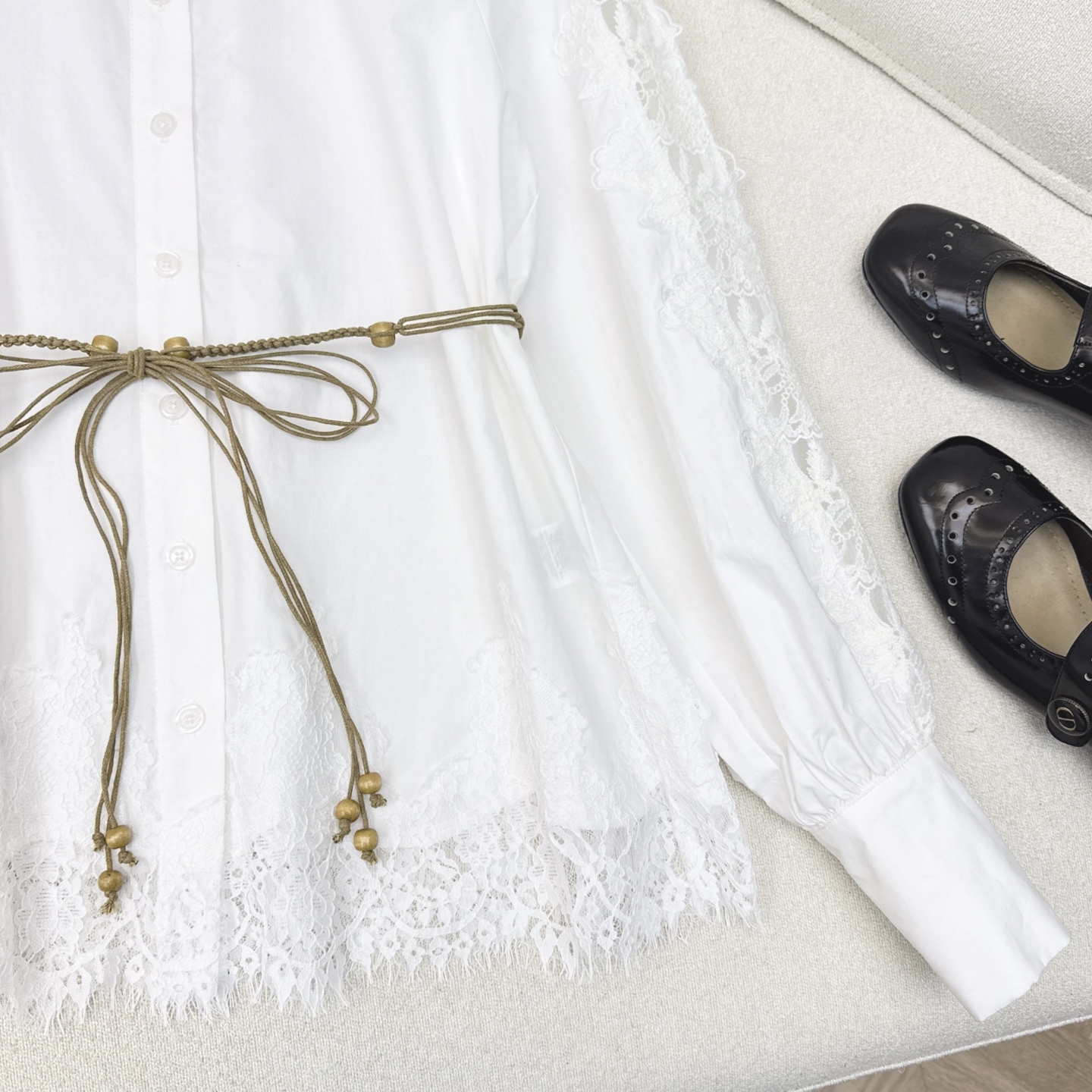 特价🉐️ ❗️现货齐码❗️不退不换❗️优雅一套搭配 Es 25Ss————春夏最新款镂空刺绣蕾丝面料套装