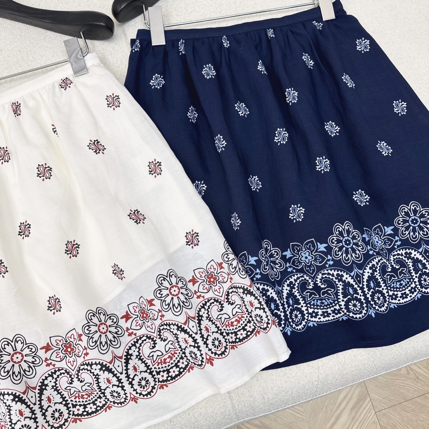 特价🉐️❗️现货齐码❗️不退不换❗️复古波西米亚 Miu 25Ss————春夏最新款复古腰果花印花套装🖤