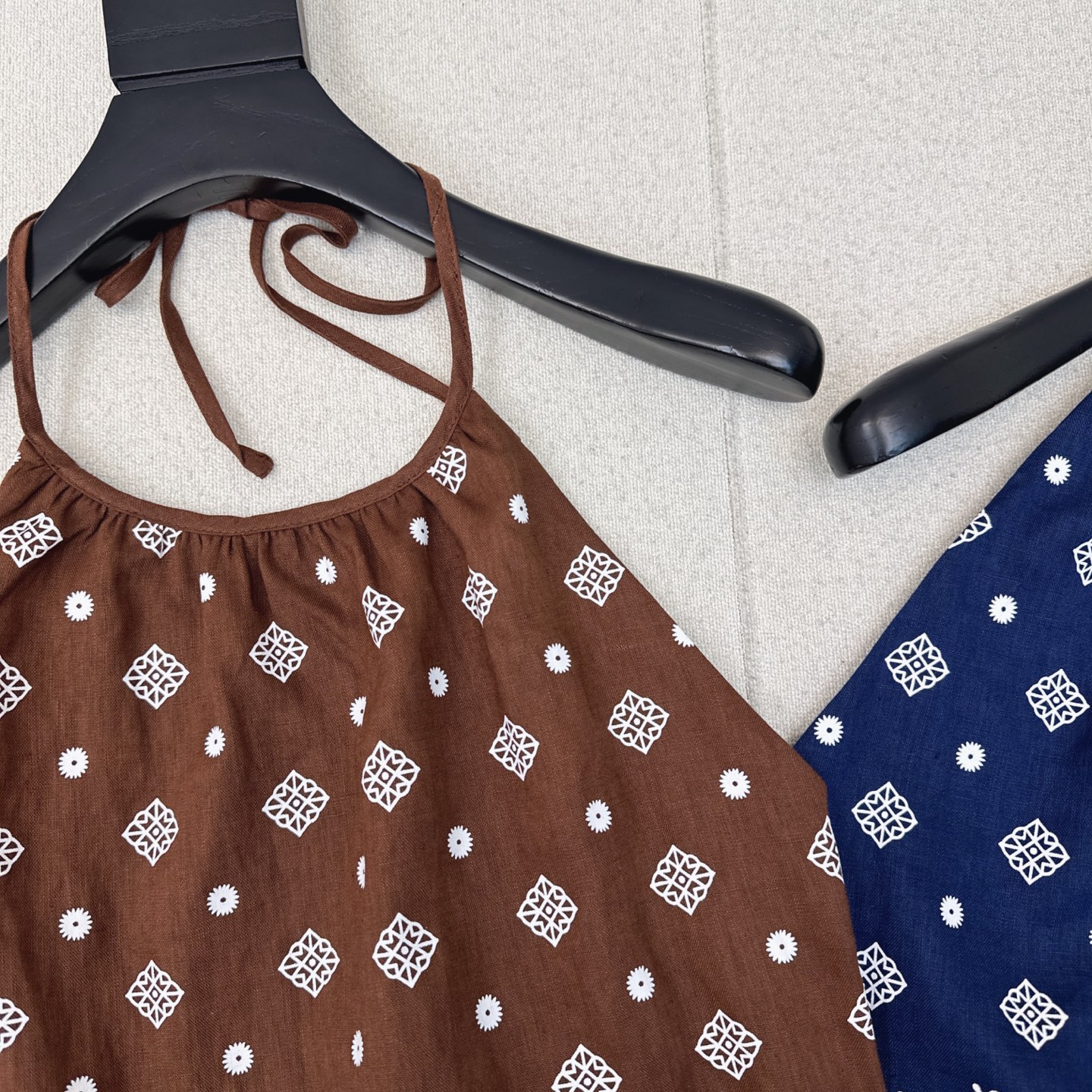 特价🉐️❗️现货齐码❗️不退不换❗️复古波西米亚 Miu 25Ss————春夏最新款复古腰果花印花吊带🖤