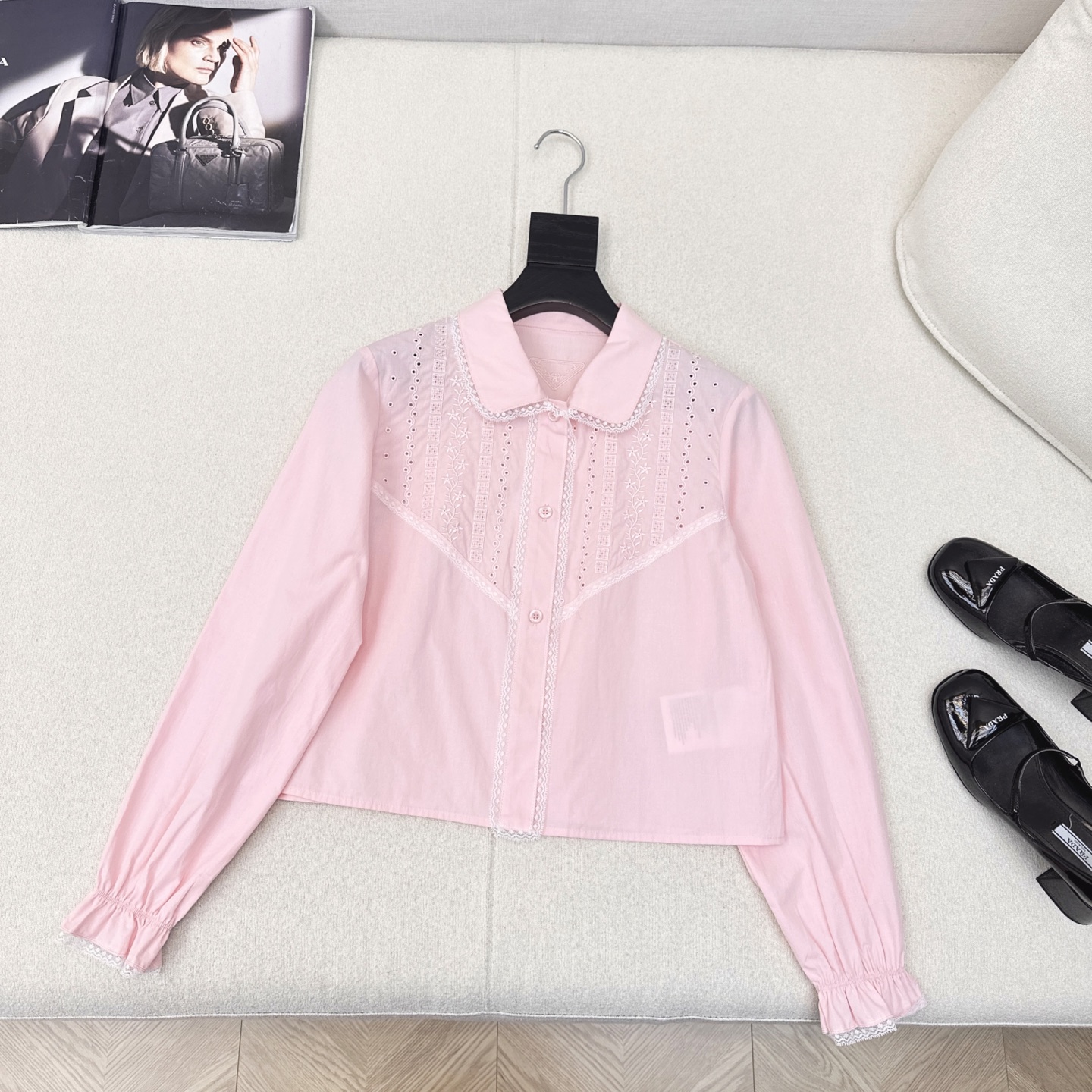 特价🉐️❗️现货齐码❗️不退不换❗️PD 25Ss———春夏最新款南法风情蕾丝花边长袖衬衫🤍定位花卉镂空