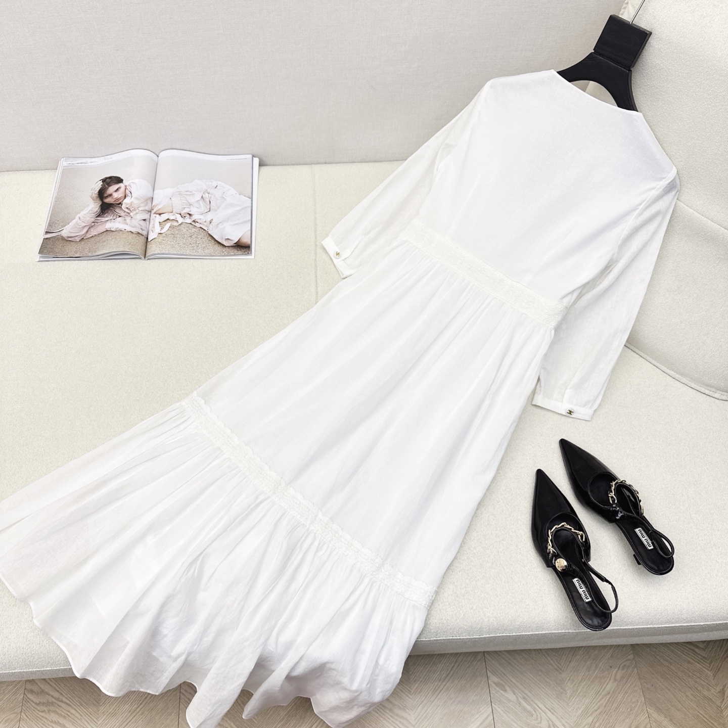 特价🉐️ ❗️现货齐码❗️不退不换❗️独家首发 CE 25Ss————春夏最新款拼接花边装饰长款连衣裙🤍