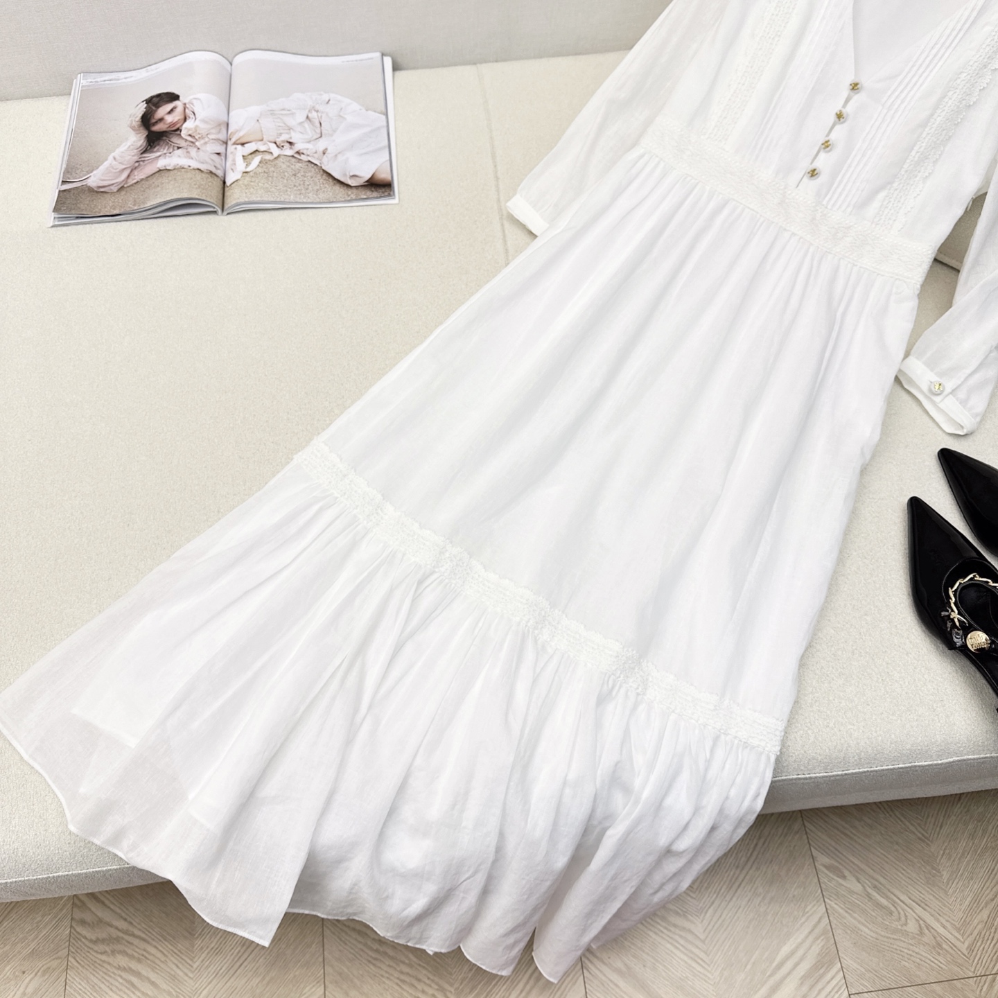 特价🉐️ ❗️现货齐码❗️不退不换❗️独家首发 CE 25Ss————春夏最新款拼接花边装饰长款连衣裙🤍