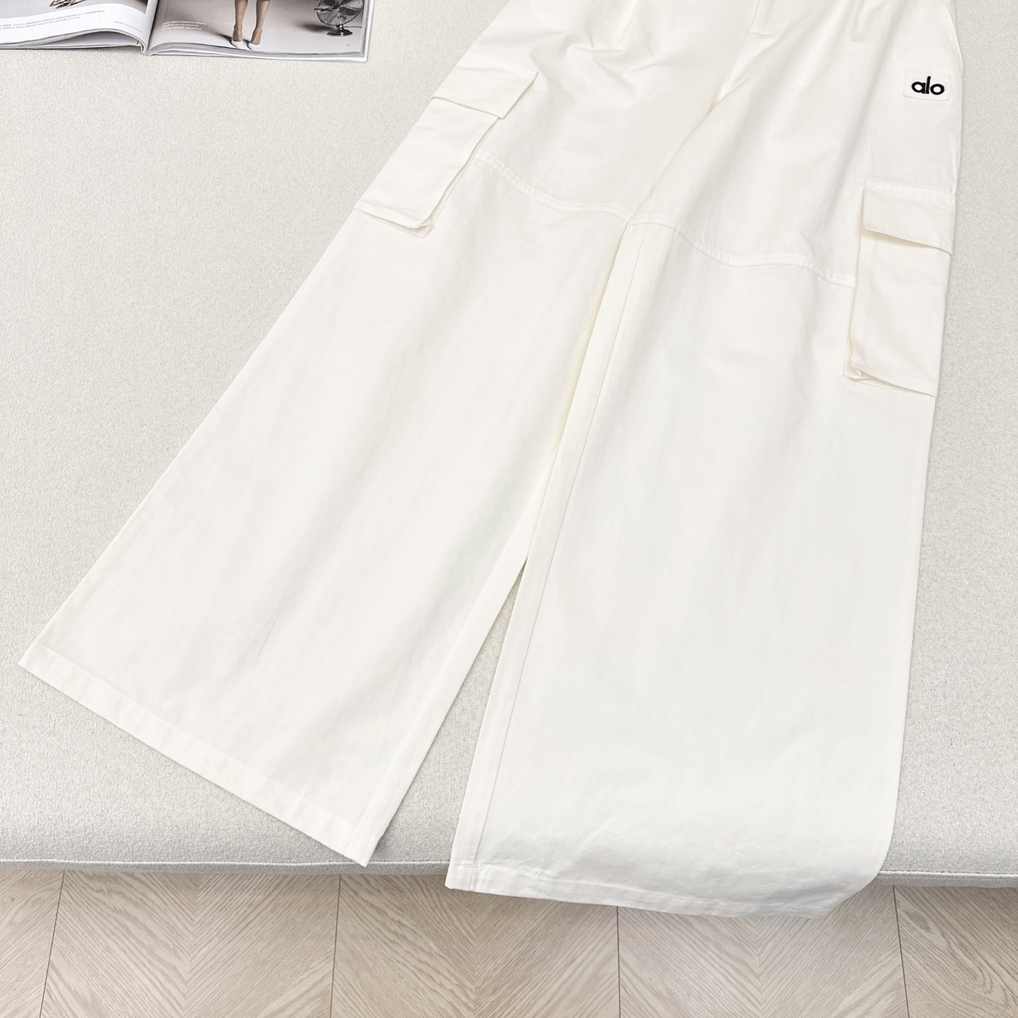 特价🉐️❗️现货齐码❗️不退不换❗️休闲必备款 Alo 25Ss————春夏最新款刺绣小徽章装饰休闲工装