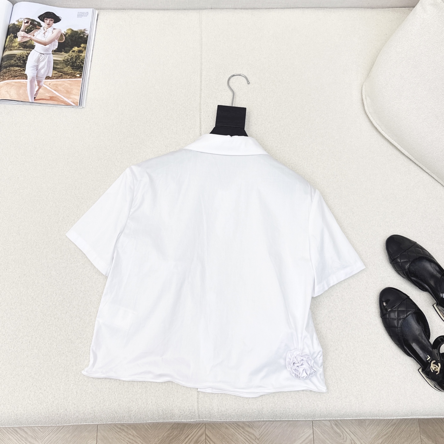 特价🉐️❗️现货齐码❗️不退不换❗️C家 25Ss———春夏最新款立体玫瑰花朵短袖衬衫🤍俏皮少女花朵精致