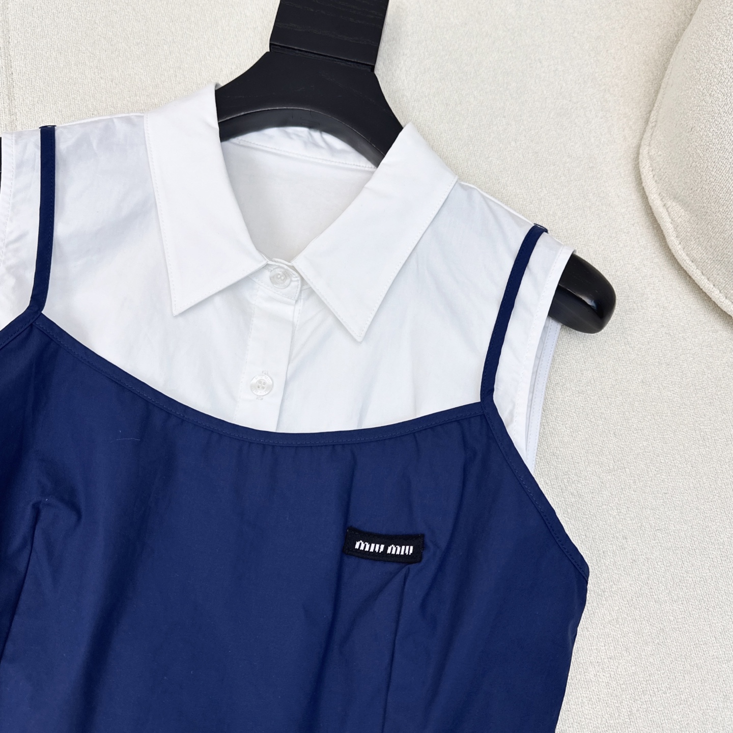 特价🉐️❗️现货齐码❗️不退不换❗️减龄缪式穿搭 Miu 25Ss————春夏最新款假两件设计衬式吊带连