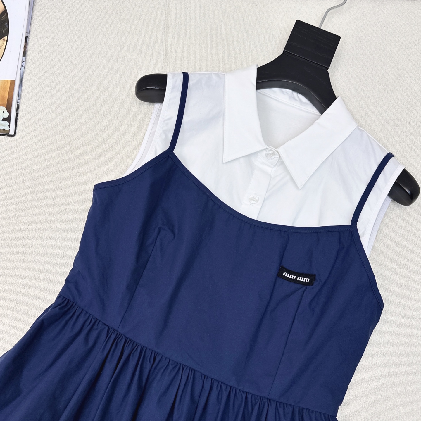 特价🉐️❗️现货齐码❗️不退不换❗️减龄缪式穿搭 Miu 25Ss————春夏最新款假两件设计衬式吊带连