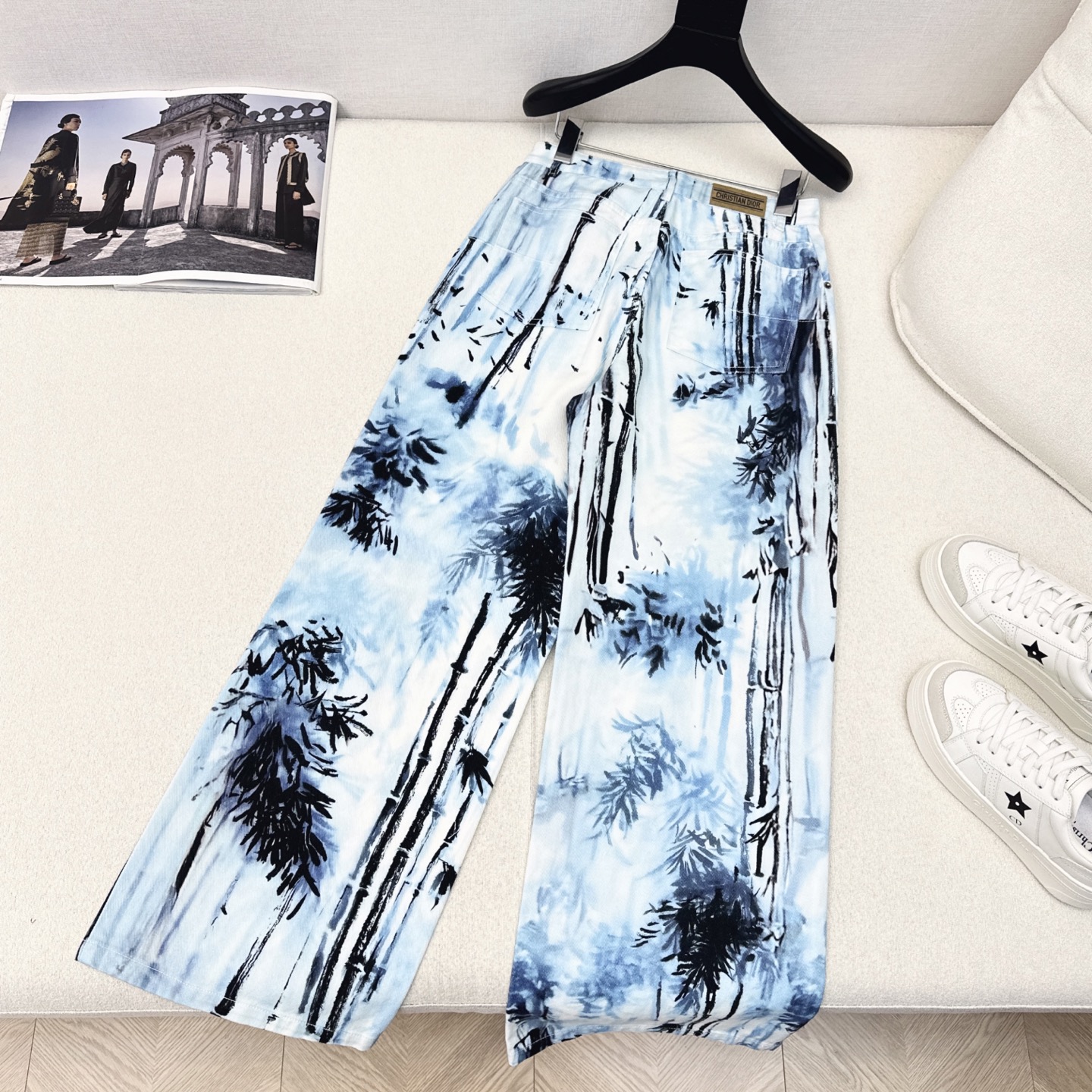 特价🉐️❗️现货齐码❗️不退不换❗️CD 25Ss————春夏最新款度假风印花牛仔长裤 💙度假印花丛林图