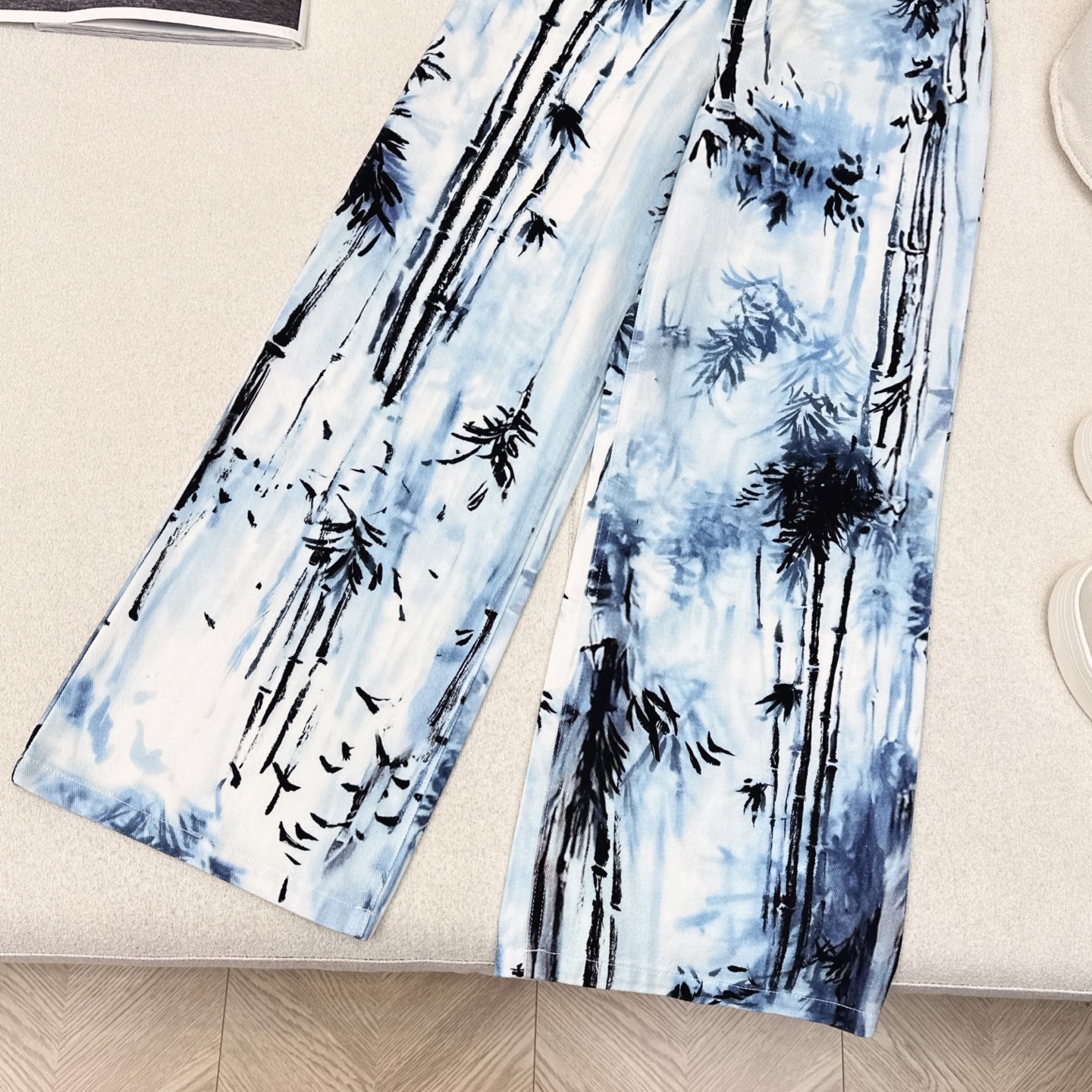 特价🉐️❗️现货齐码❗️不退不换❗️CD 25Ss————春夏最新款度假风印花牛仔长裤 💙度假印花丛林图