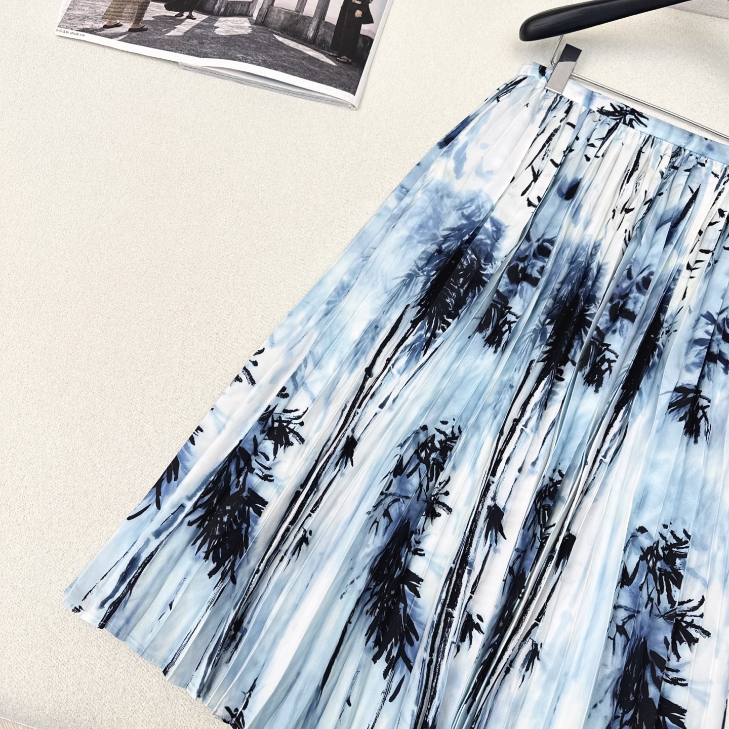 特价🉐️❗️现货齐码❗️不退不换❗️CD 25Ss————春夏最新款度假风印花压褶半裙 💙度假印花丛林图