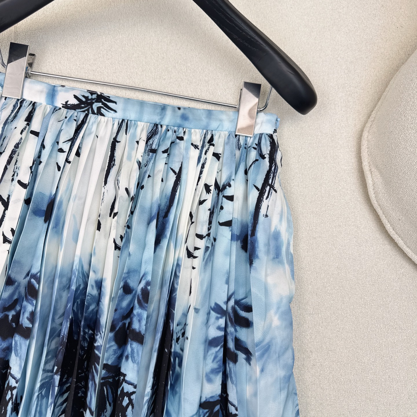 特价🉐️❗️现货齐码❗️不退不换❗️CD 25Ss————春夏最新款度假风印花压褶半裙 💙度假印花丛林图