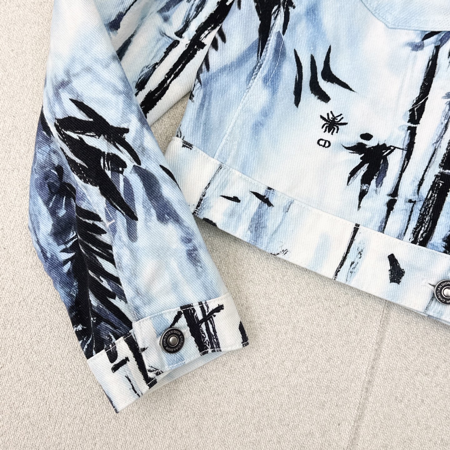 特价🉐️❗️现货齐码❗️不退不换❗️CD 25Ss————春夏最新款度假风印花牛仔翻领夹克外套💙度假印花