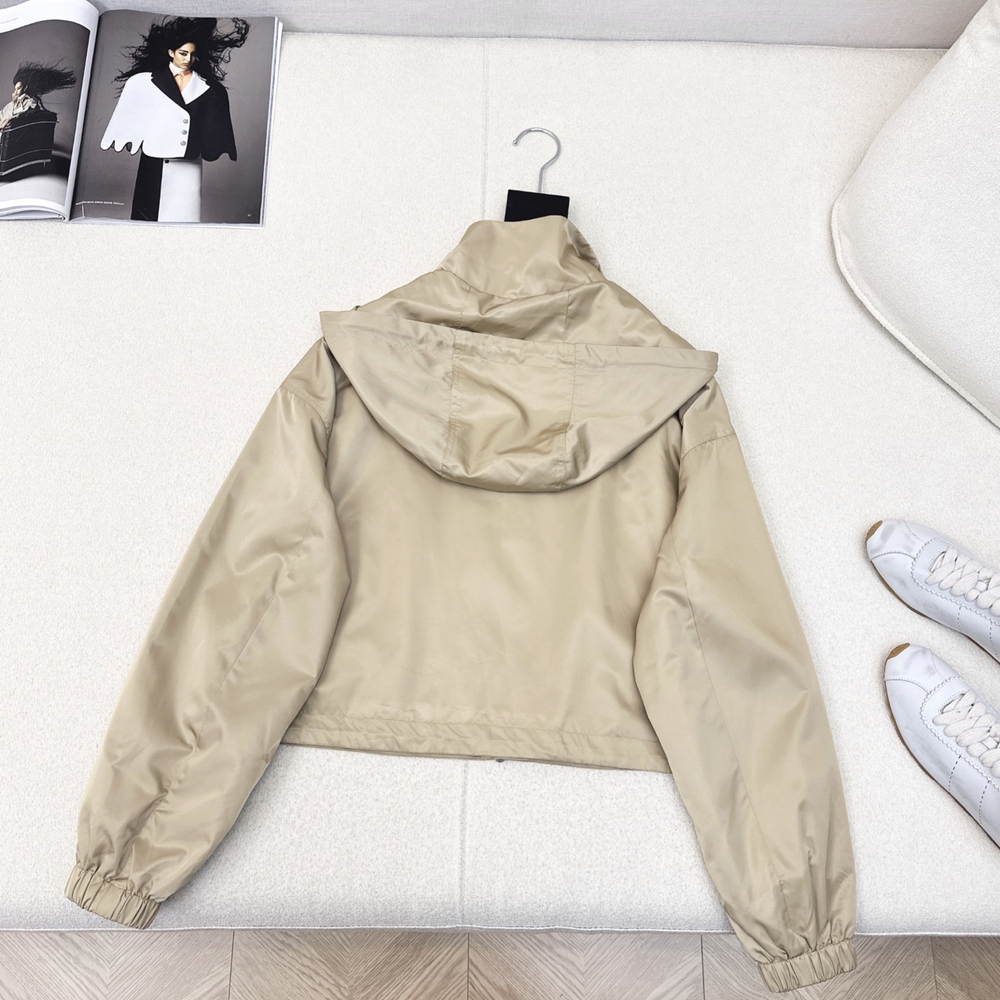 Stylish Sportsgirls’ Cap Coats and Shorts: Original Draught Women’s Outfits for Summer - 图片 8