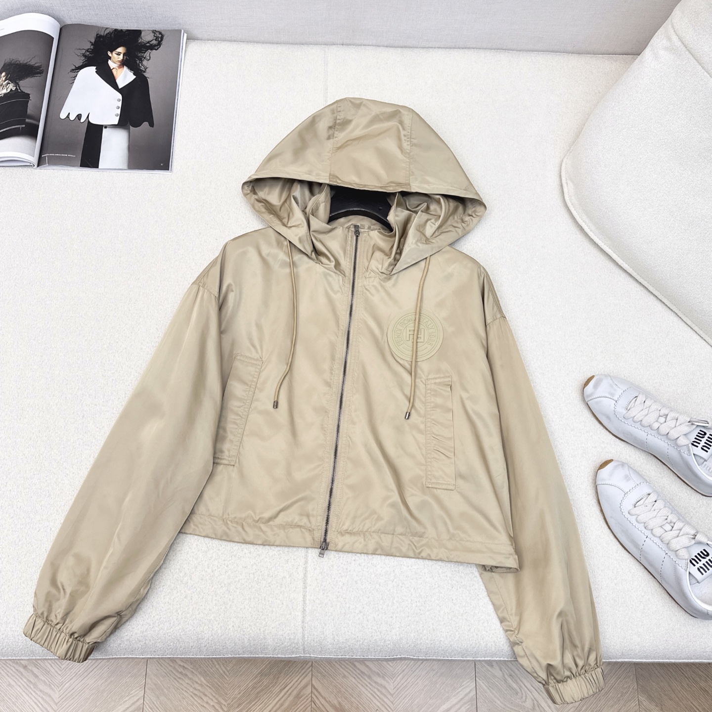 Stylish Sportsgirls’ Cap Coats and Shorts: Original Draught Women’s Outfits for Summer - 图片 7
