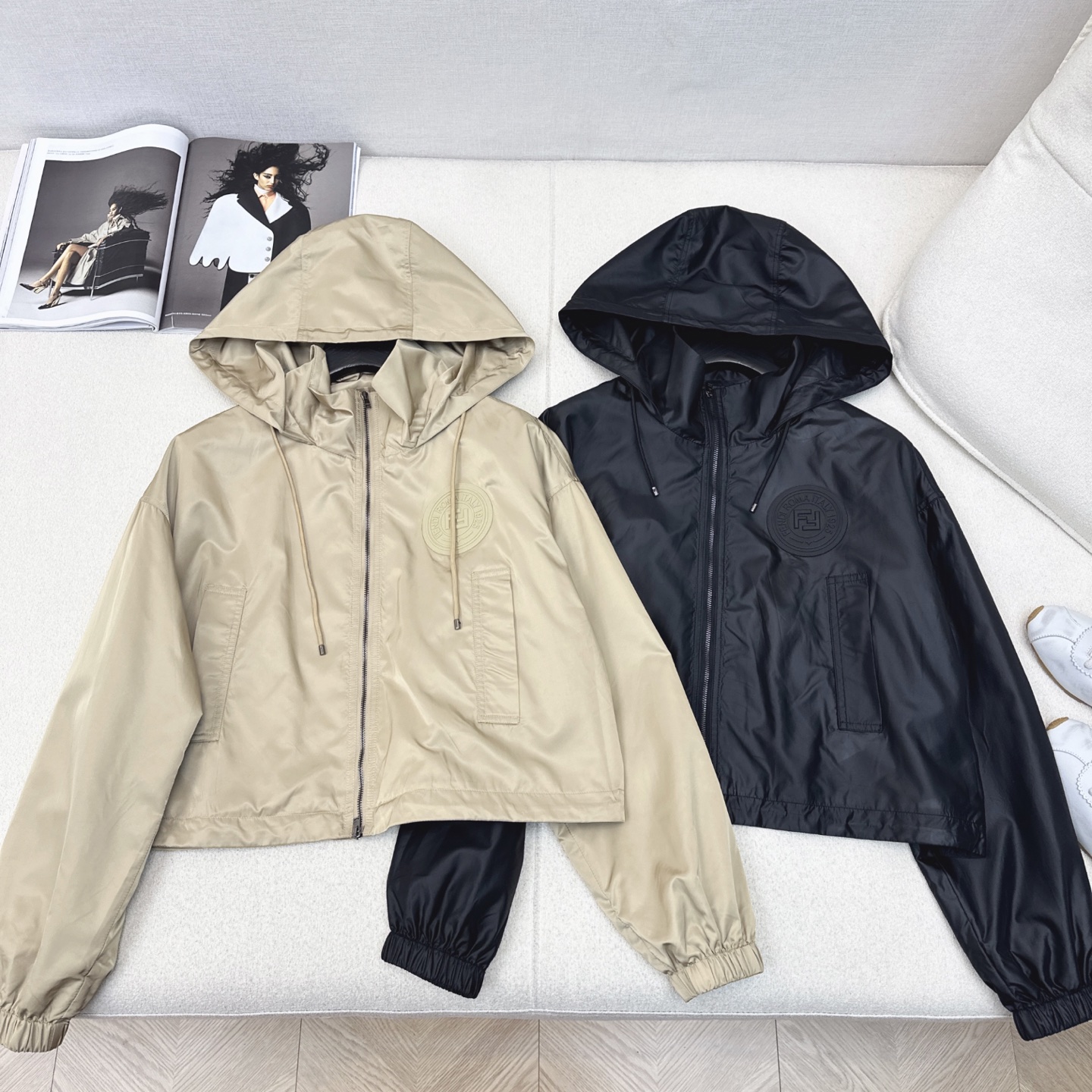 Stylish Sportsgirls’ Cap Coats and Shorts: Original Draught Women’s Outfits for Summer - 图片 1
