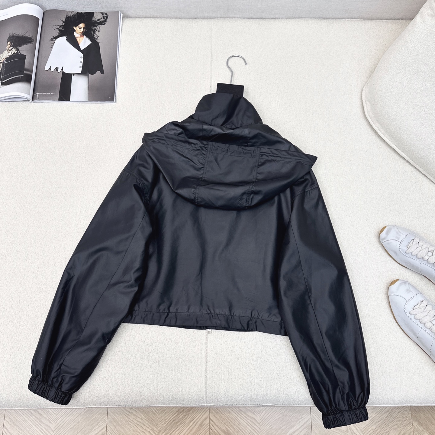 Stylish Sportsgirls’ Cap Coats and Shorts: Original Draught Women’s Outfits for Summer - 图片 6