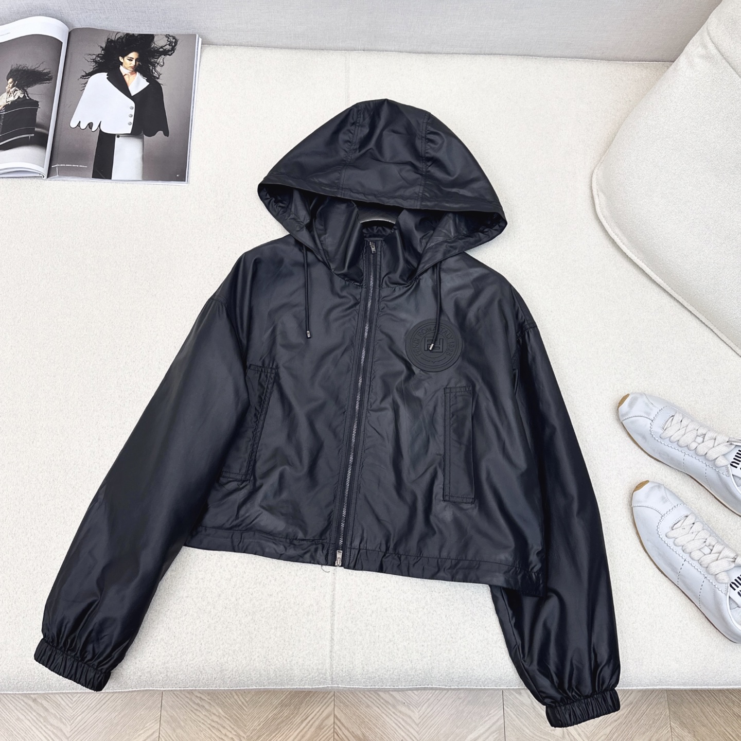 Stylish Sportsgirls’ Cap Coats and Shorts: Original Draught Women’s Outfits for Summer - 图片 5