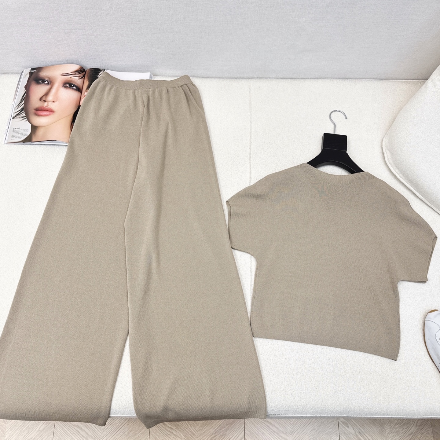 Elegant Women's Knit Set: Short Sleeve Top & Straight Leg Pants - High Waist 7 i1750478236250 7009 0 5