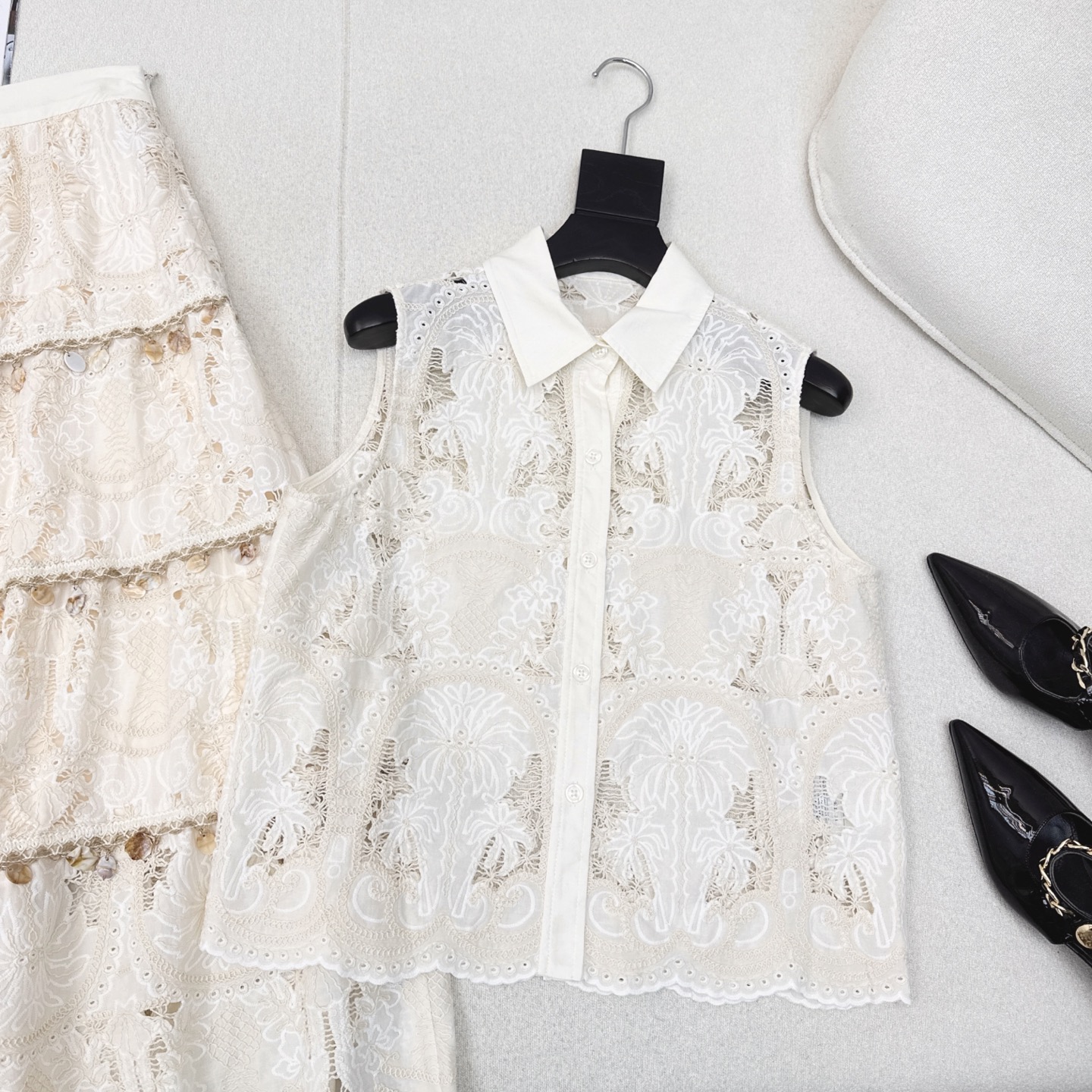 Fashion Summary: VLTN 25Ss Launch – Stylish Summer in Paris with Exclusive Shirt and Half-Skirt - 图片 2