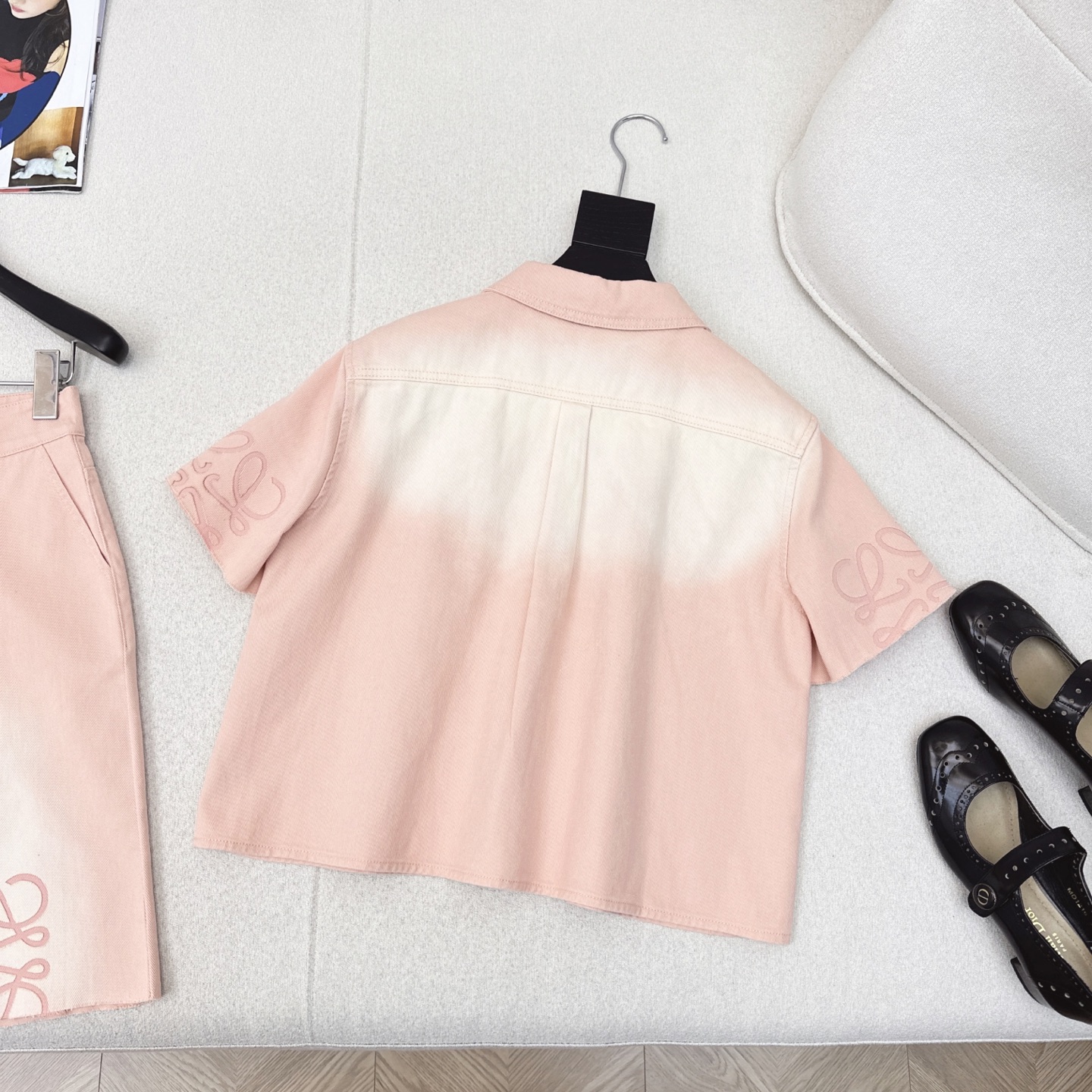 特价🉐️❗️现货齐码❗️不退不换❗️爆单款推荐 Loe 25Ss————春夏最新款海岛度假系列套装🤍小短