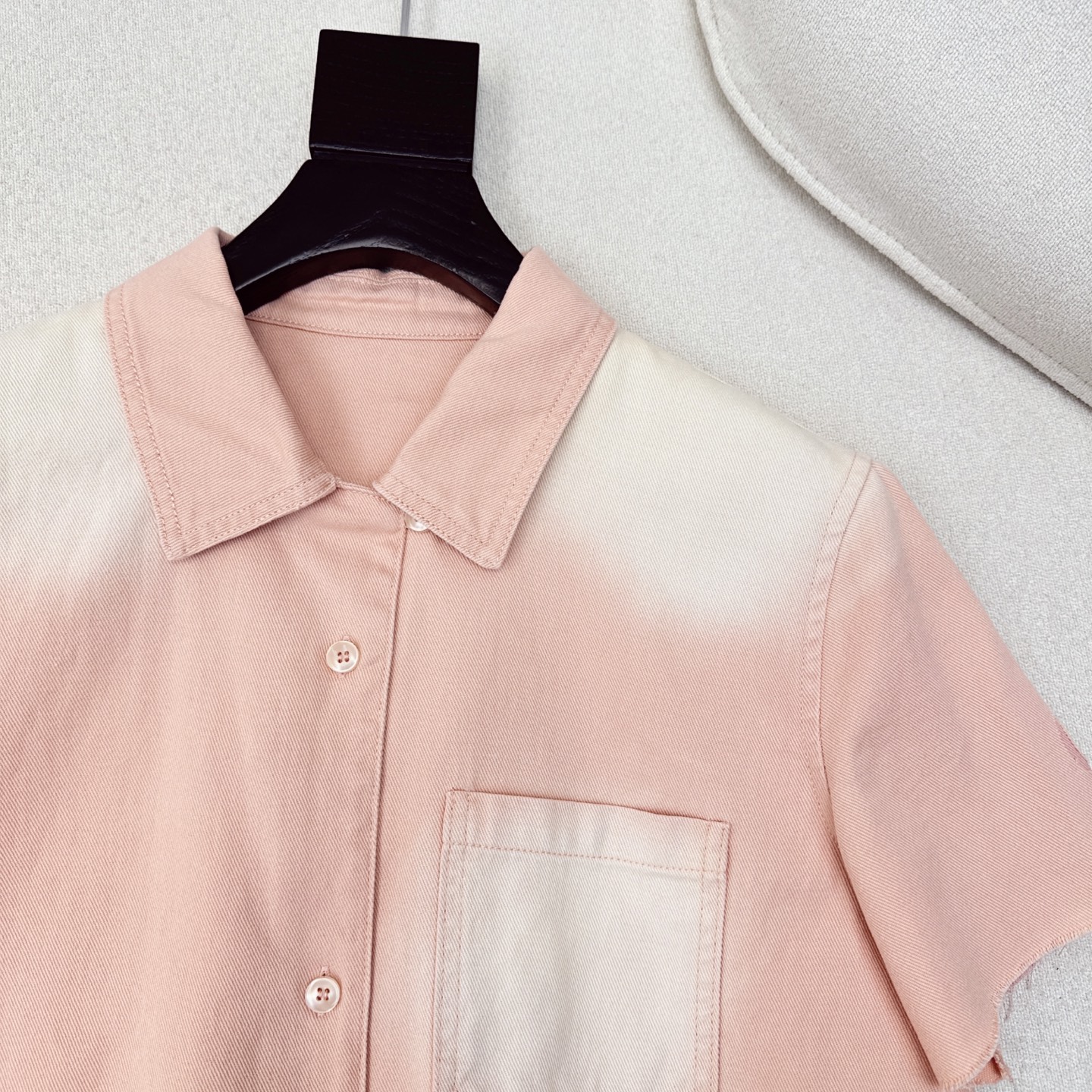 特价🉐️❗️现货齐码❗️不退不换❗️爆单款推荐 Loe 25Ss————春夏最新款海岛度假系列套装🤍小短