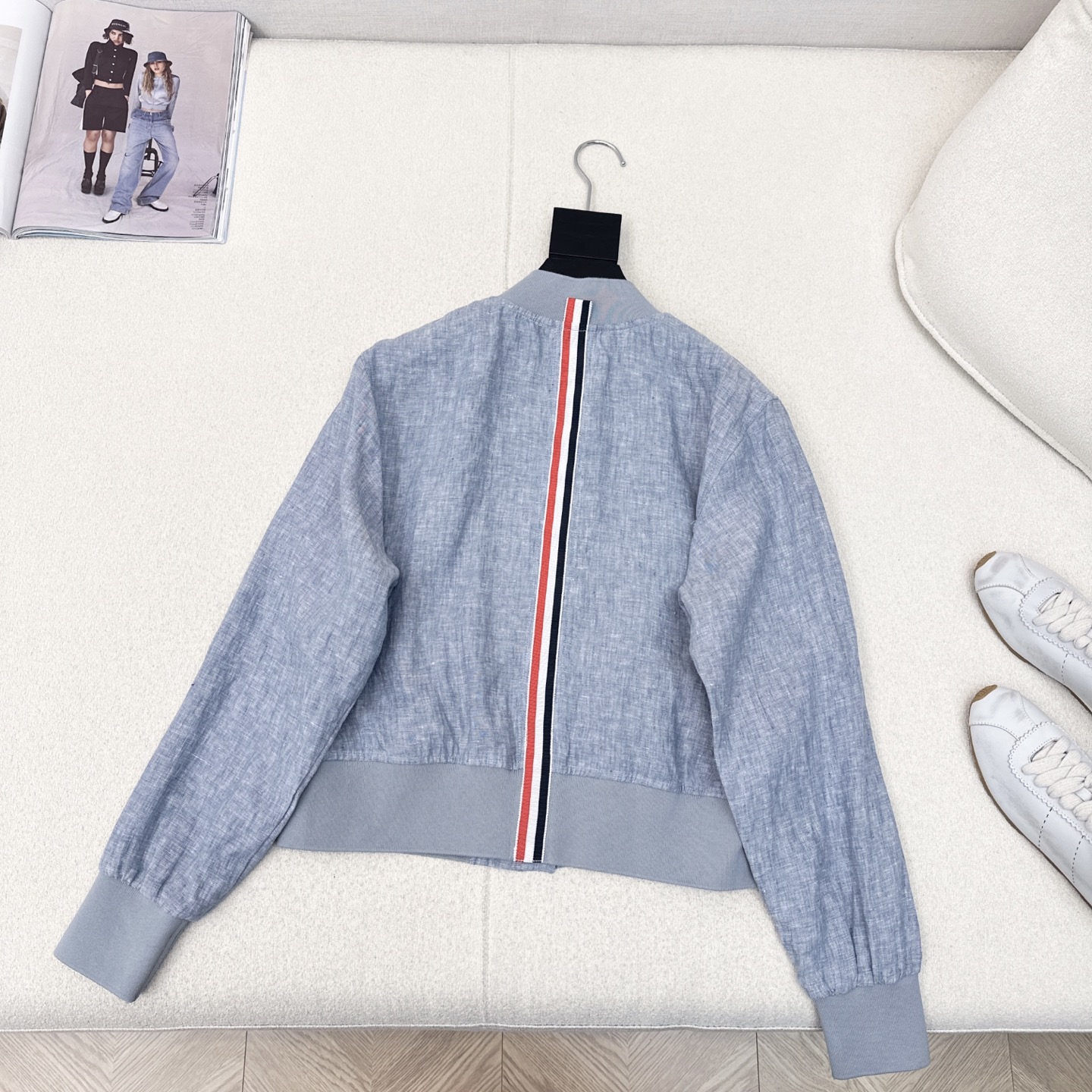特价🉐️❗️蓝色SML❗️不退不换❗️TB 25Ss—————早秋最新款经典撞色织带拼接夹克外套🩵随性又