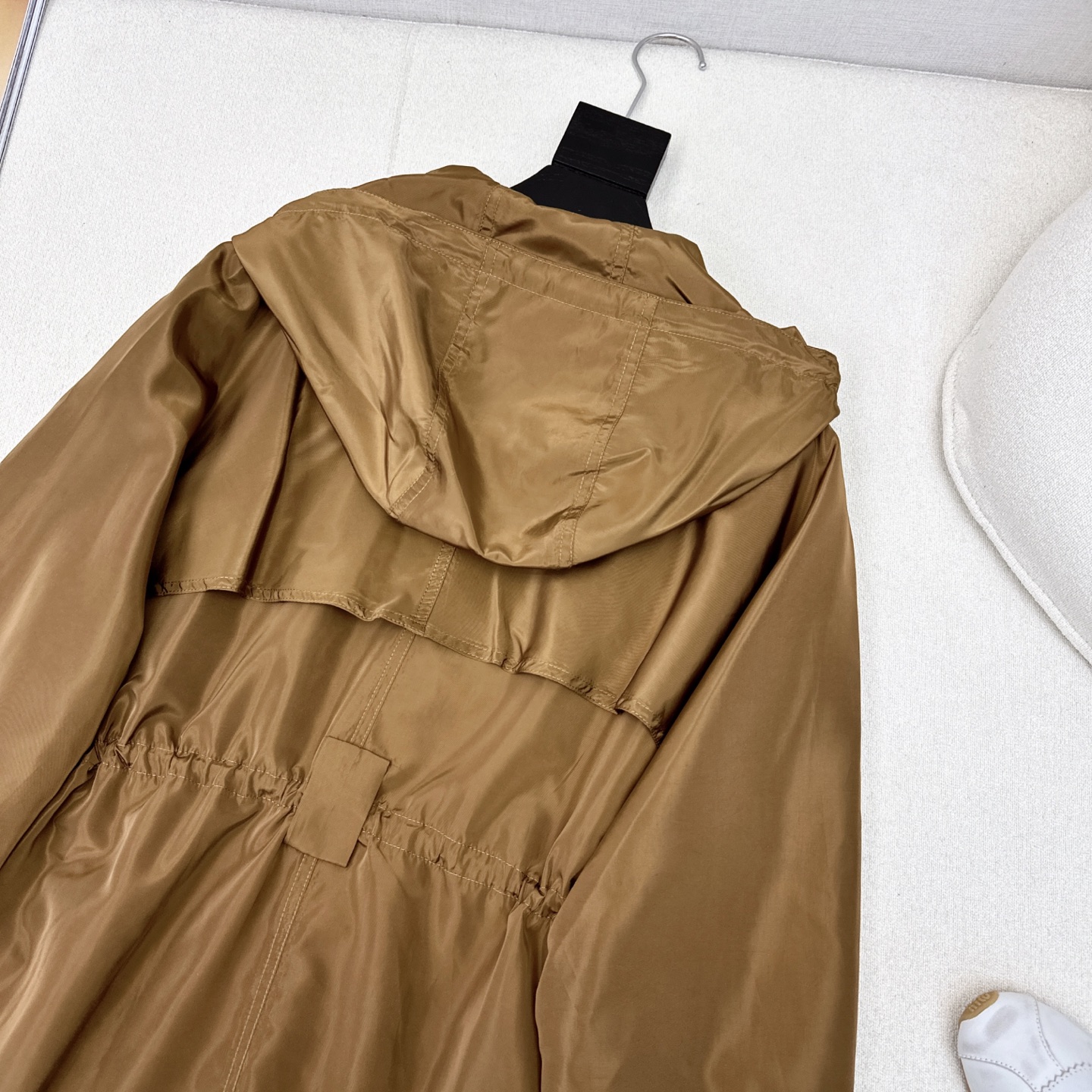 高人气尼龙系列 PD 25Ss————早秋最新款中长款尼龙连帽外套 🤎这款很推荐 上身超级帅气 腰部是松